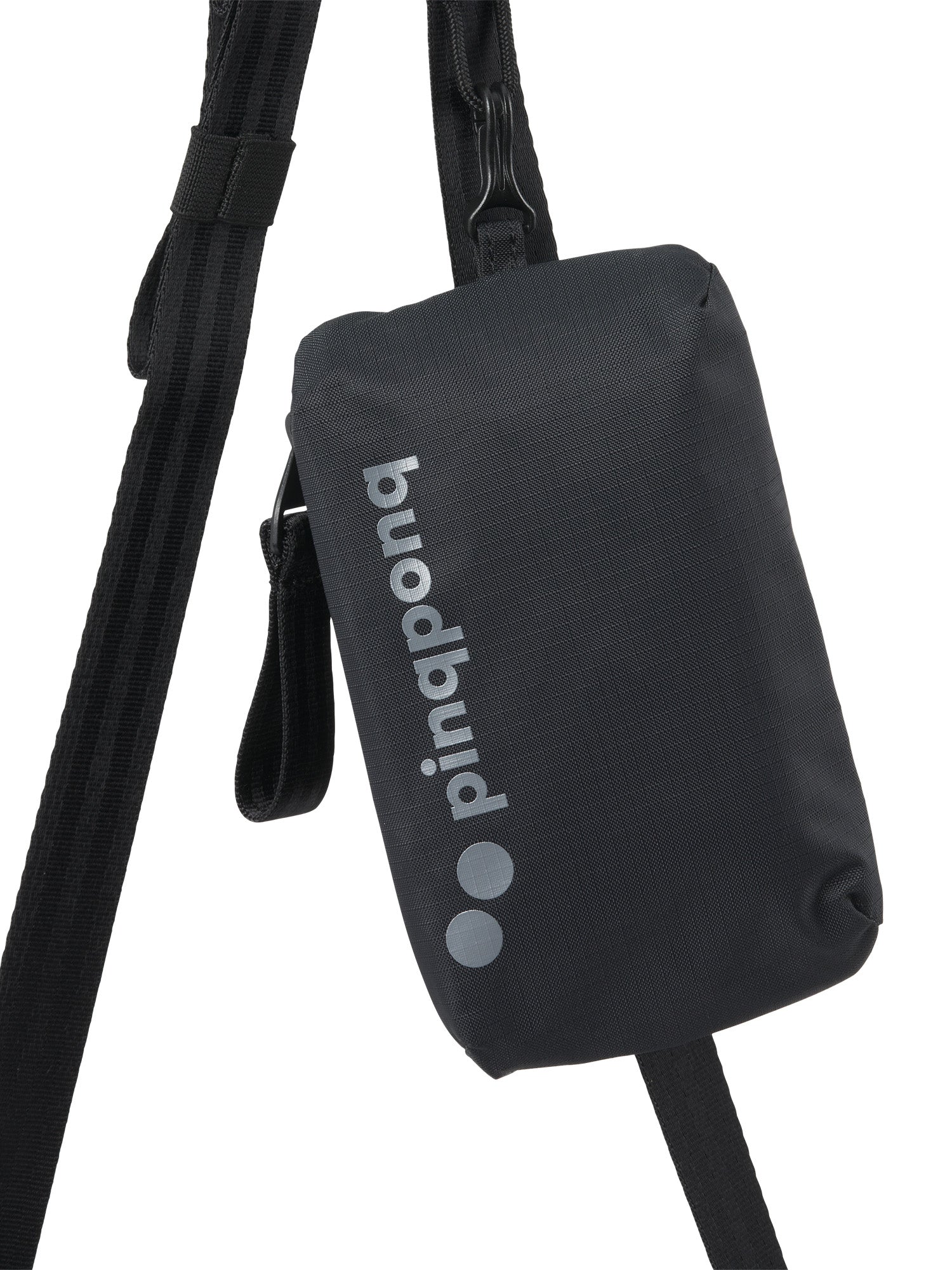pinqponq-Aksel-Pure-Black-front-closeup-detail