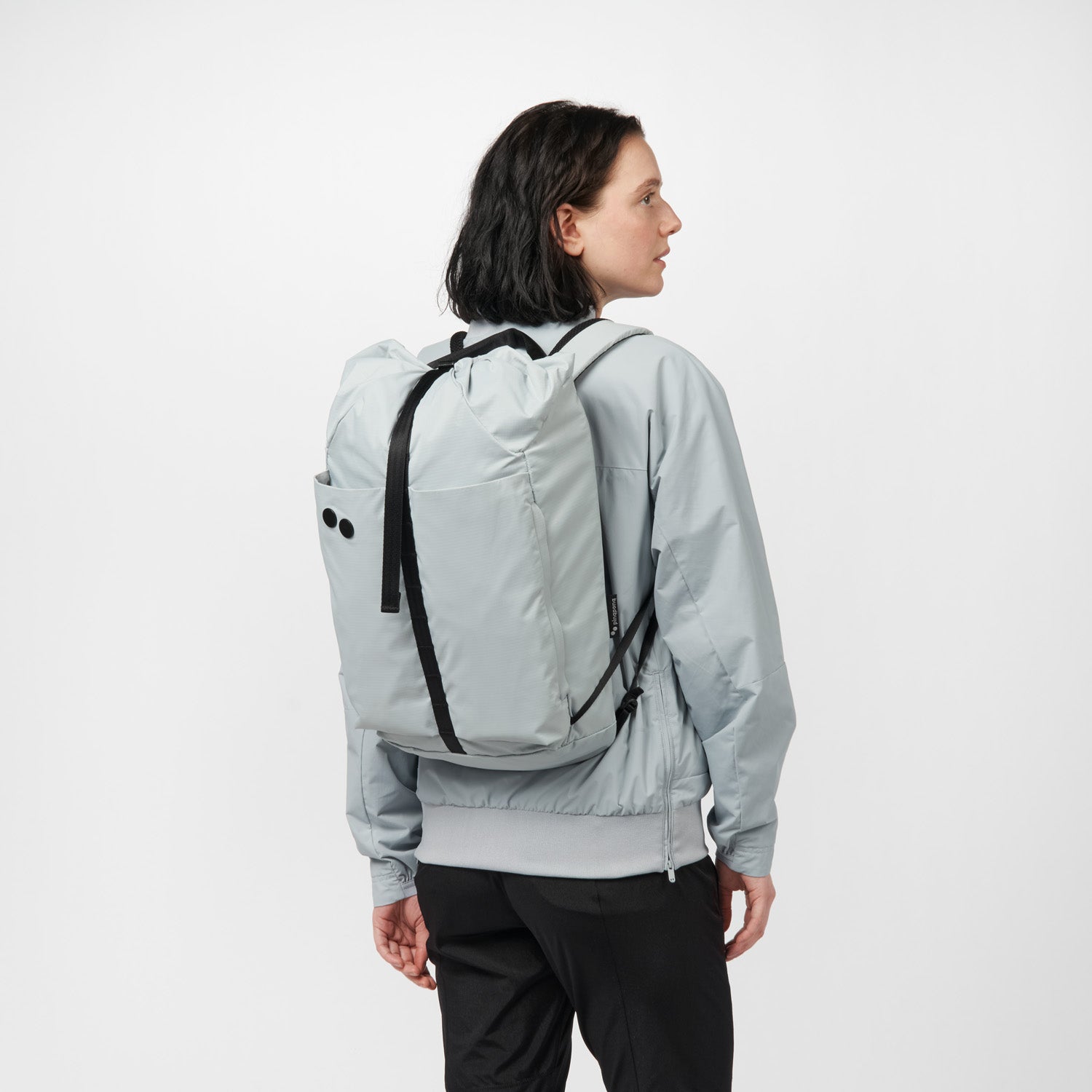 inqponq-backpack-Dukek-Pure-Grey-model-front