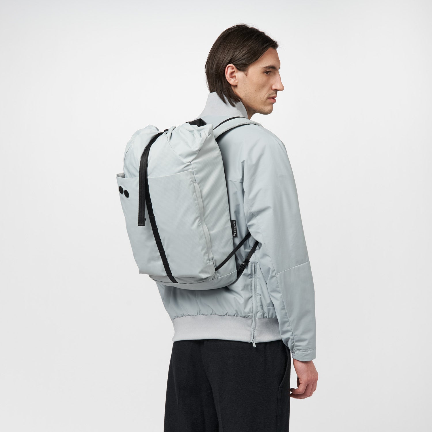inqponq-backpack-Dukek-Pure-Grey-model-side