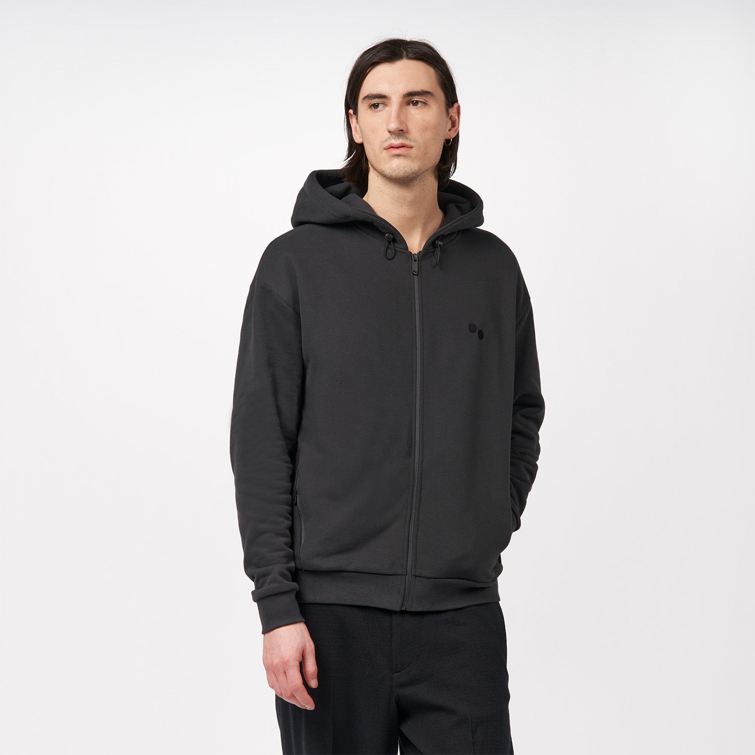 pinqponq-Zipped-Hoodie-Peat-Black-unisex-model-front