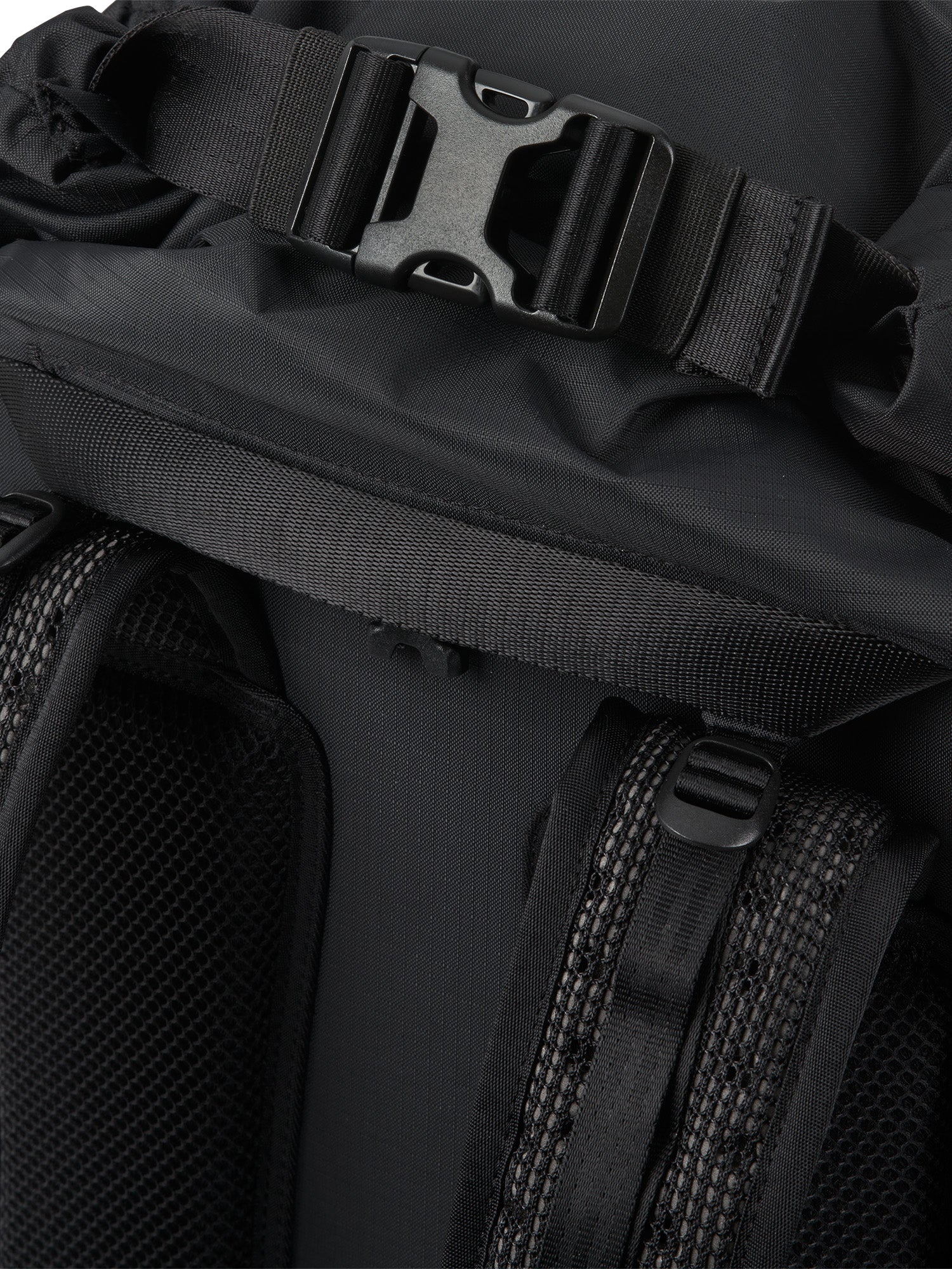 pinqponq-Komut-Medium-Bike-Pure-Black-closeup-details