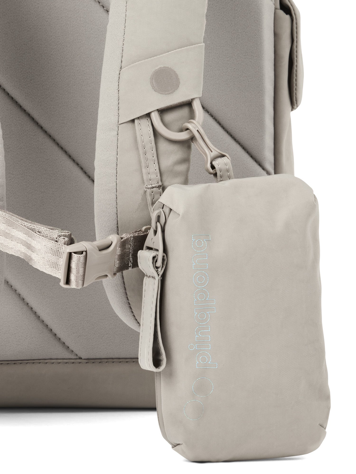 pinqponq-backpack-Kross-Crinkle-Taupe-detail