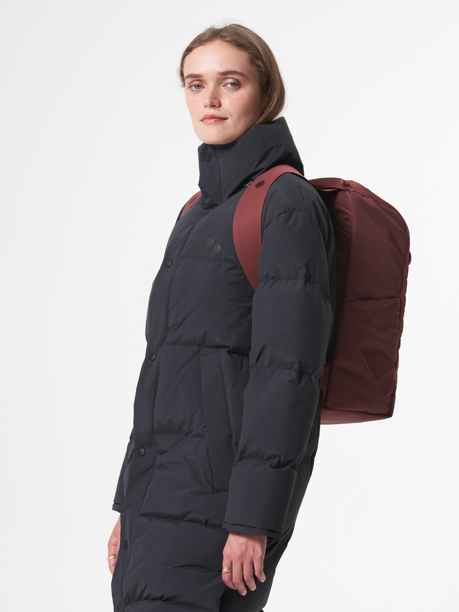 pinqponq-backpack-Purik-Pinot-Red-model-side