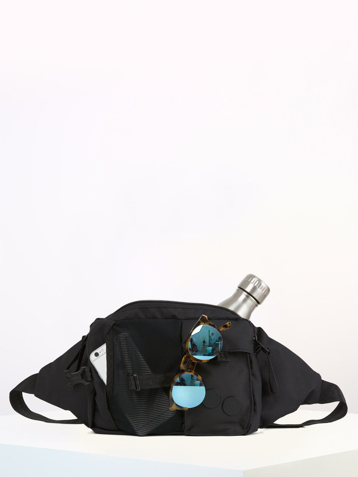 pinqponq-hip-bag-Tetrik-Construct-Black-front-detail