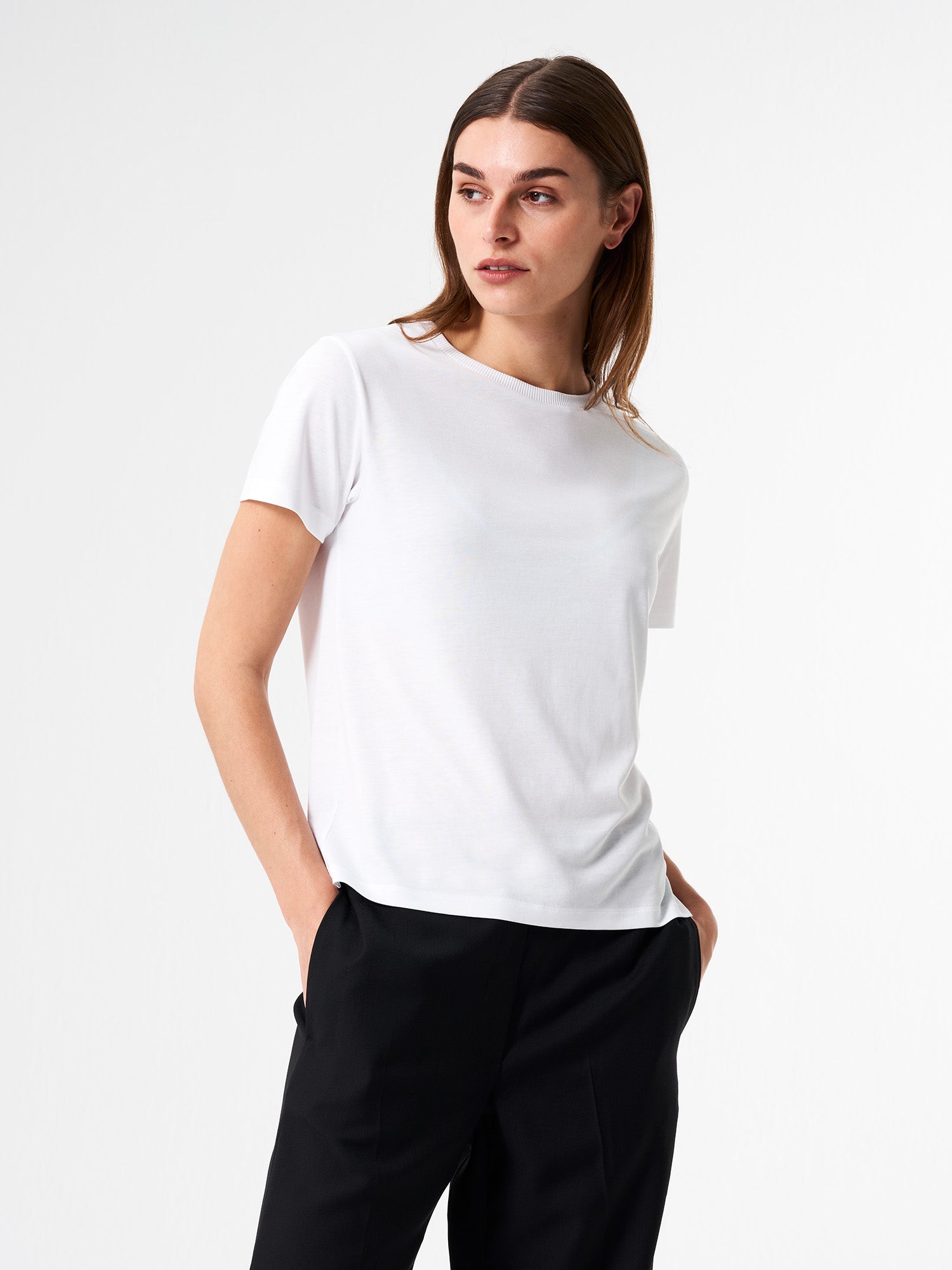 pinqponq-Tshirt-Tencel-Cotton-Women-Tone-Wooden-White-model-front