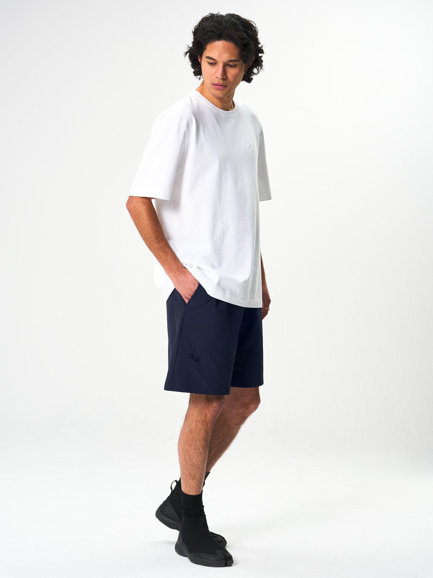 pinqponq-Active-Shorts-Fjord-Navy-model-side