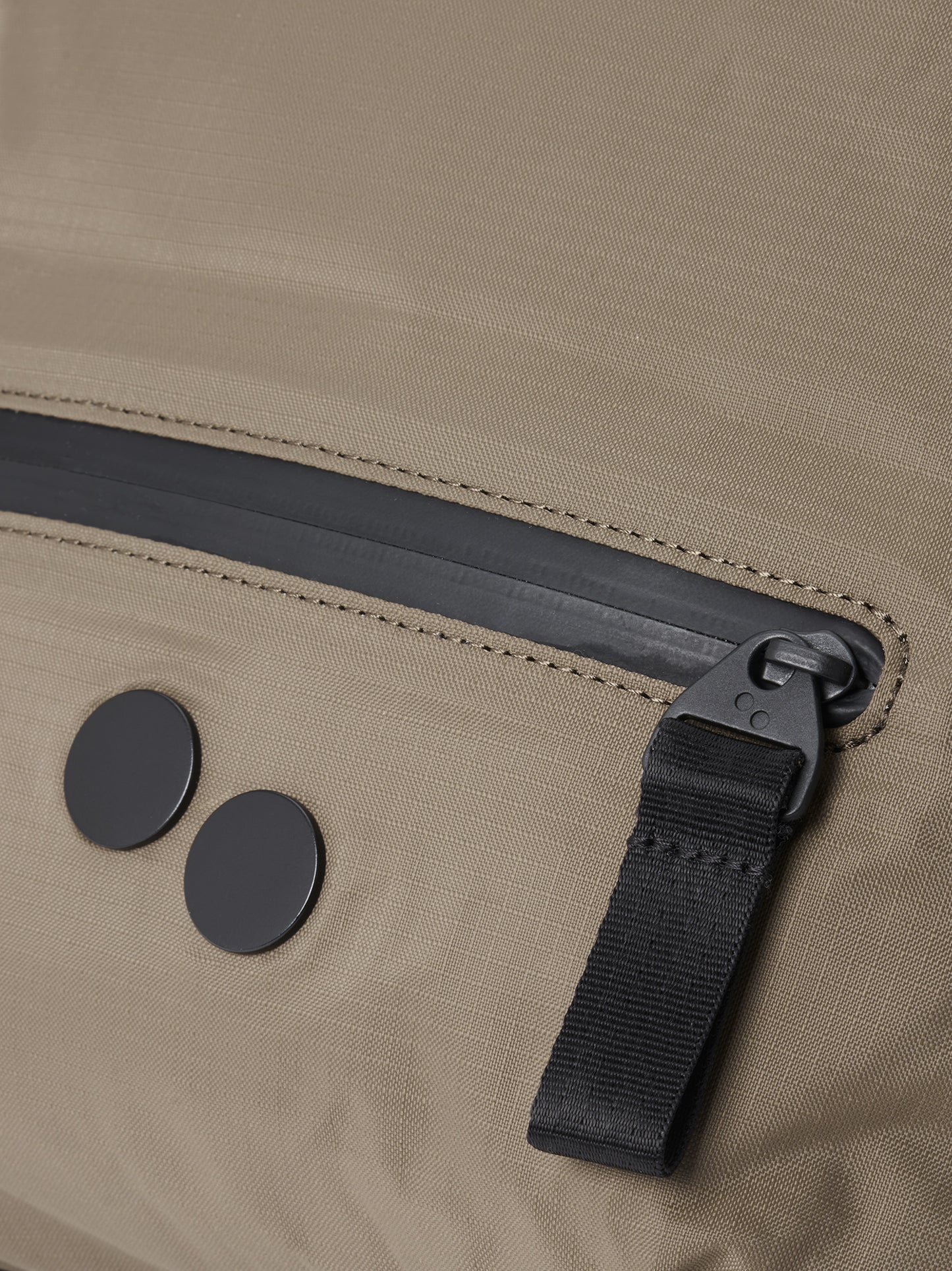 pinqponq-Aksel-Pure-Brown-material