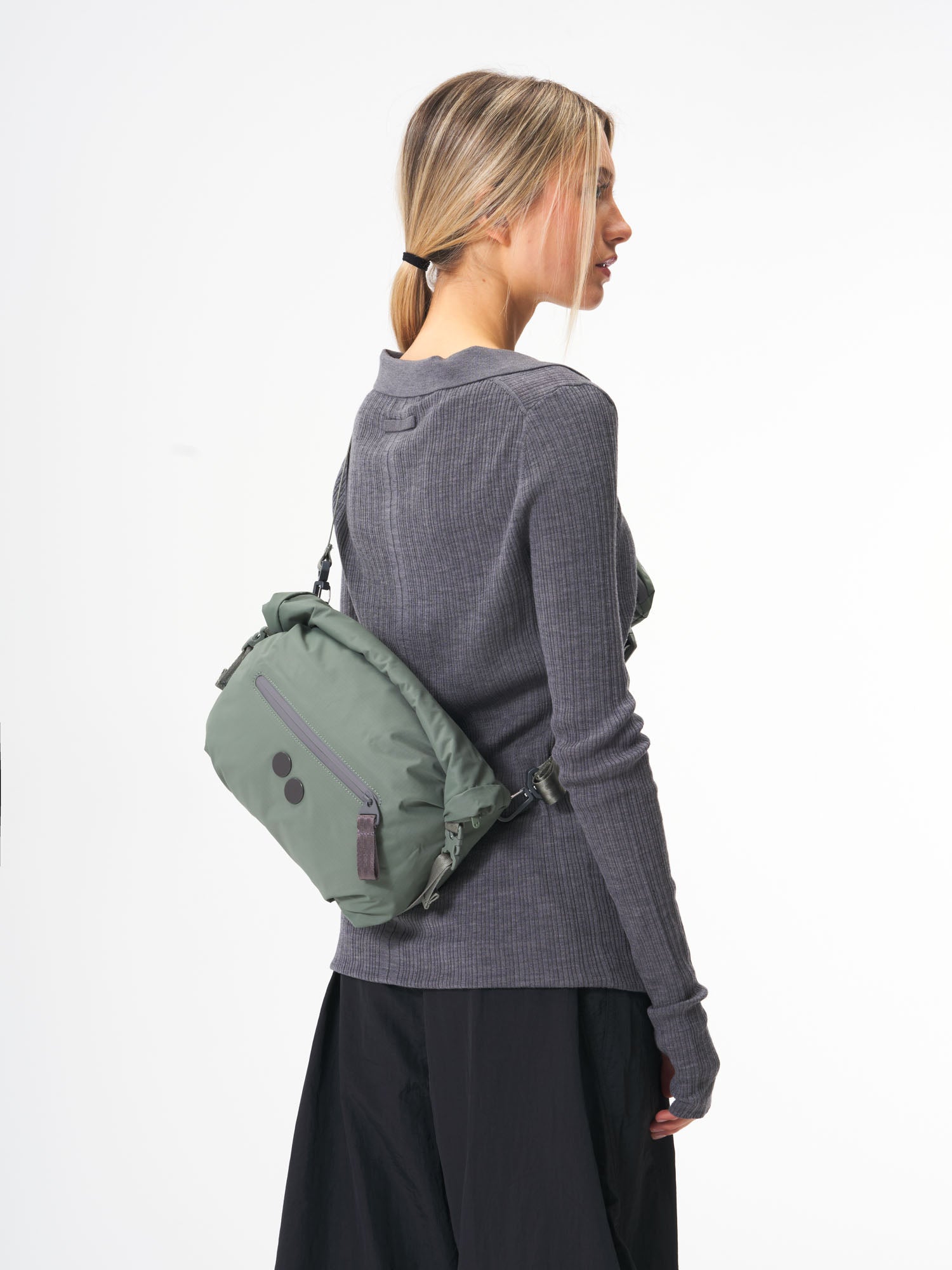 pinqponq-Aksel-Pure-Sage-model-female-front