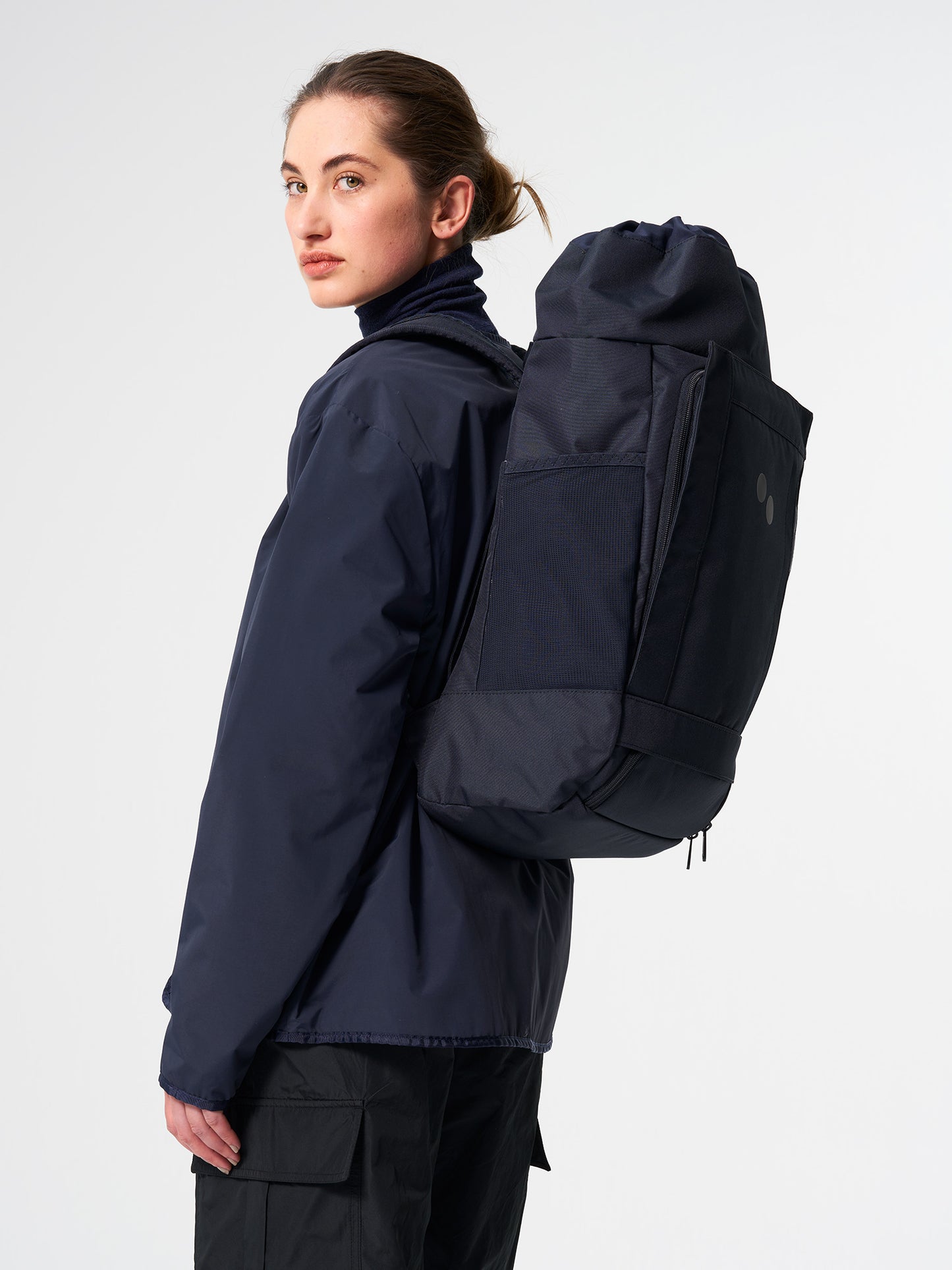 pinqponq-Blok-Medium-Fjord-Navy-model-back