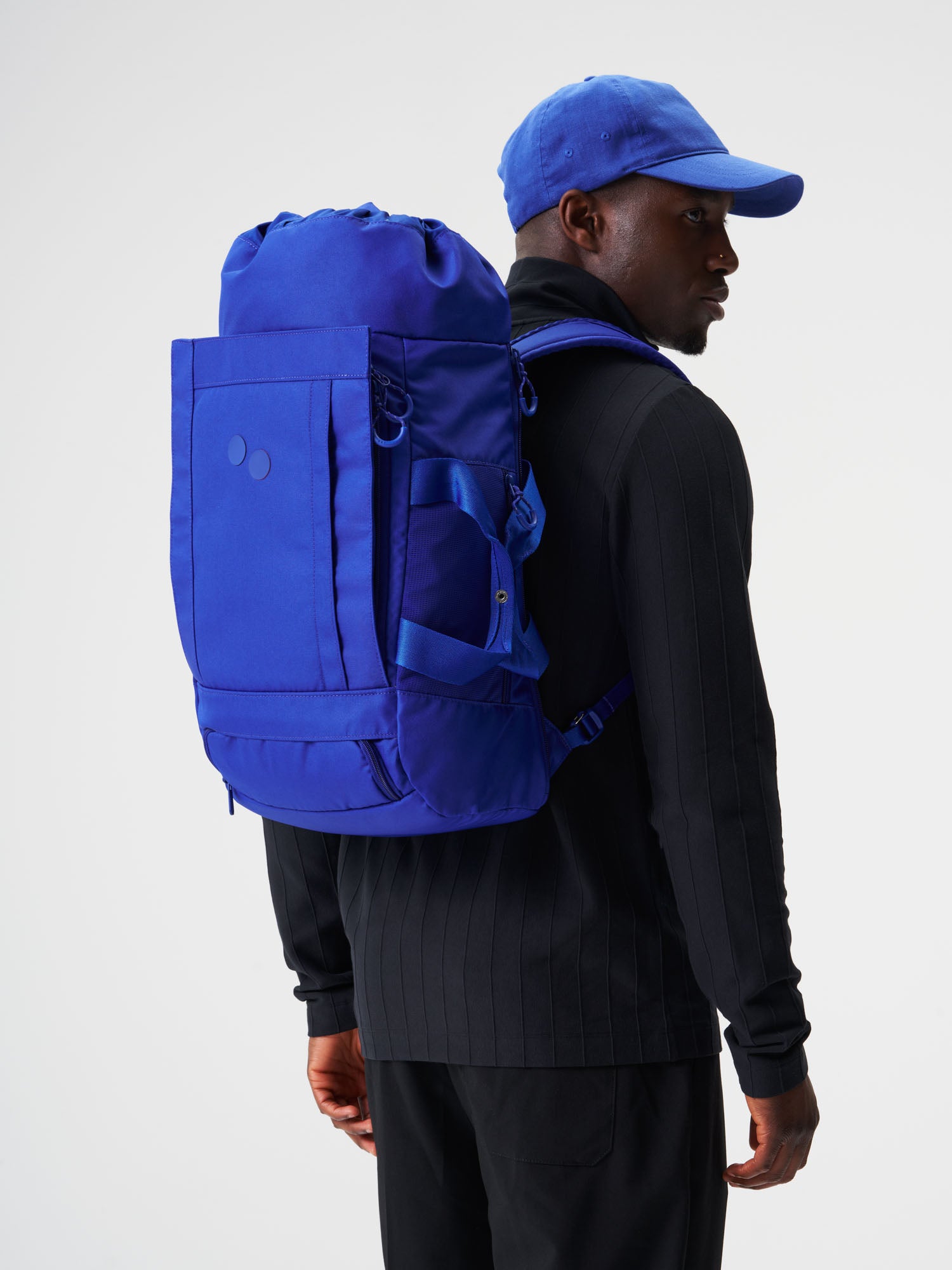 pinqponq-Blok-Medium-Ultimate-Blue-model-front