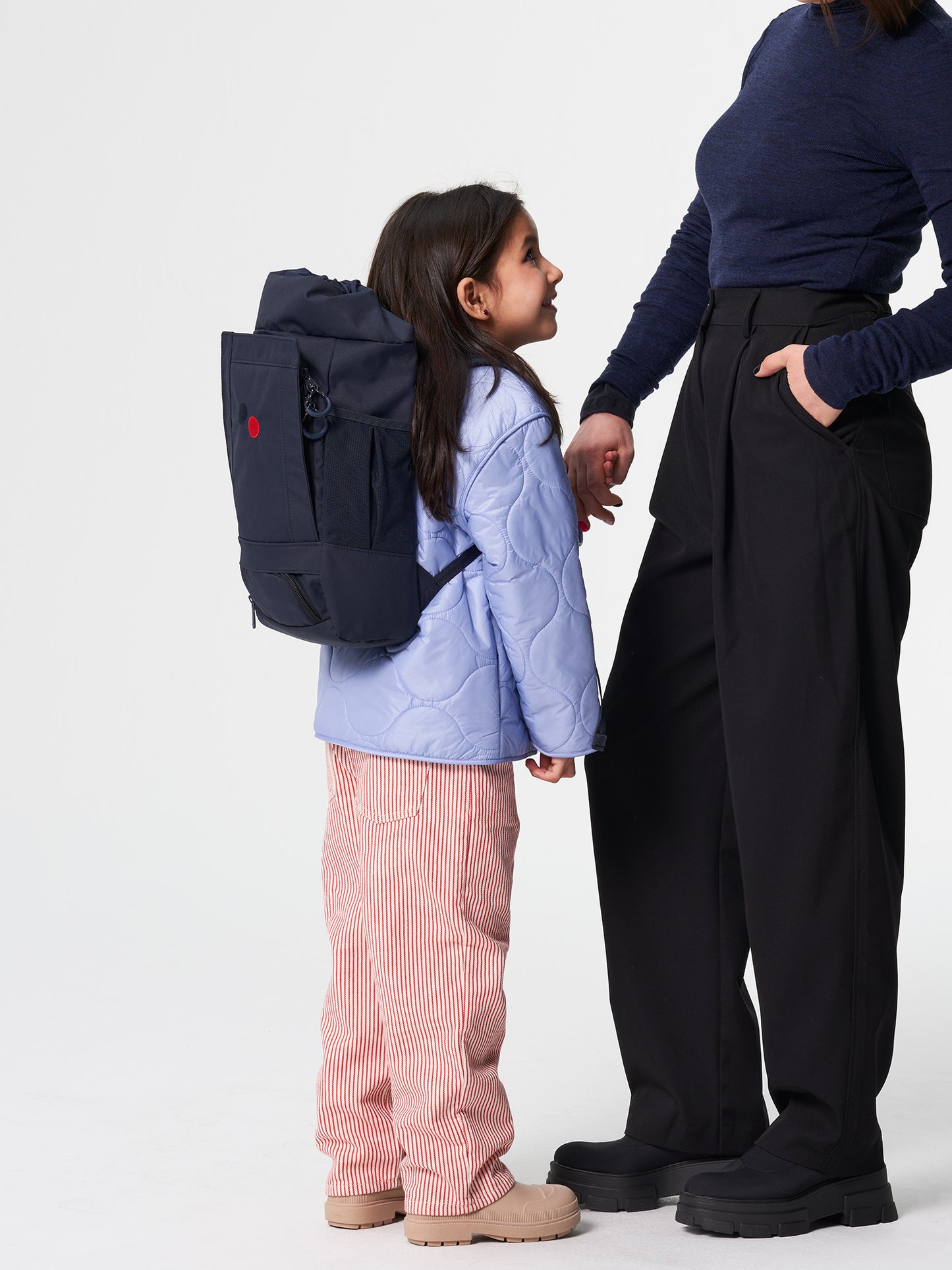 pinqponq-Blok-Mini-Fjord-Navy-model-back