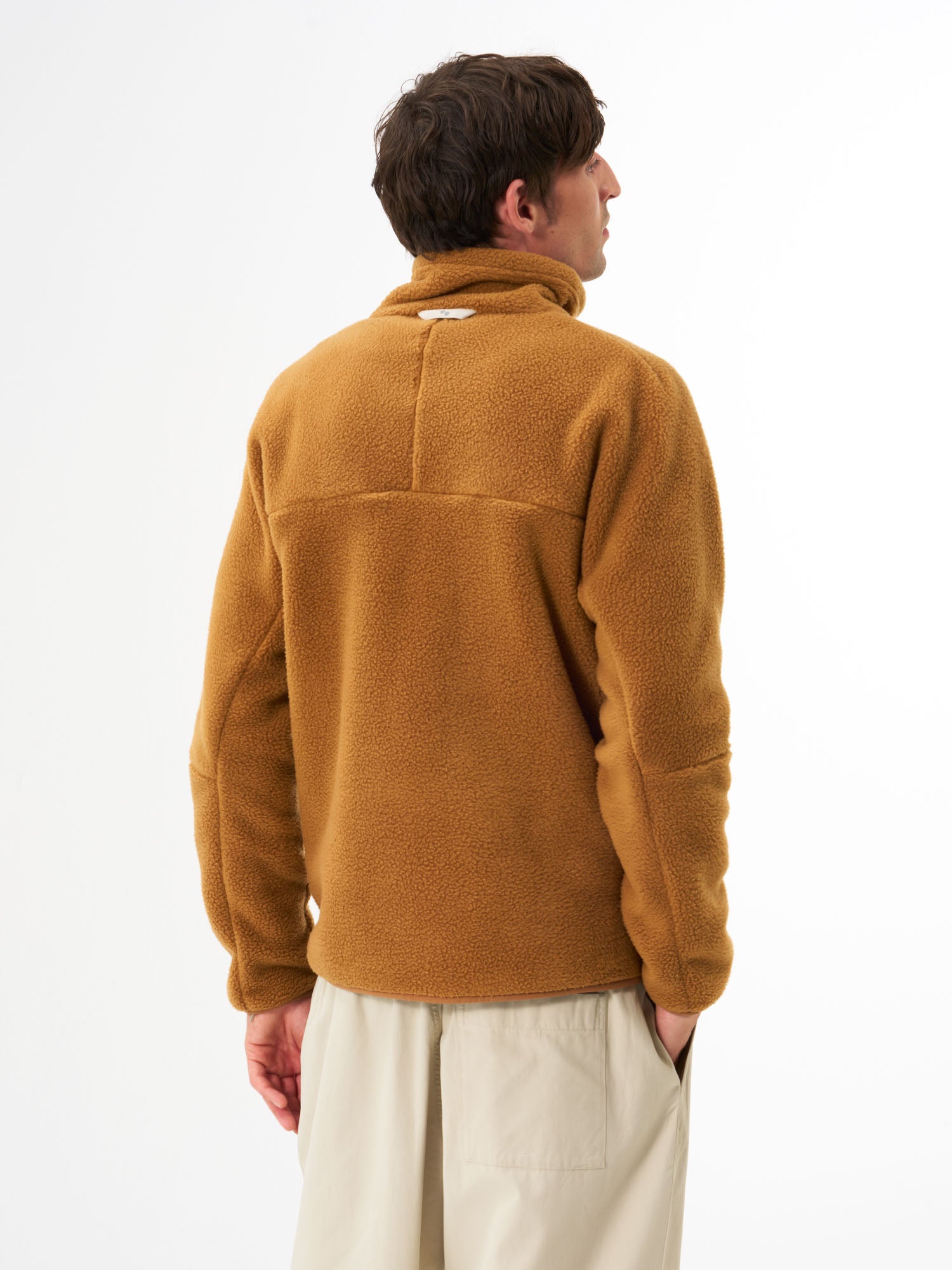 pinqponq-Fleece-Jacket-Men-Ginger-Biscuit-model-back