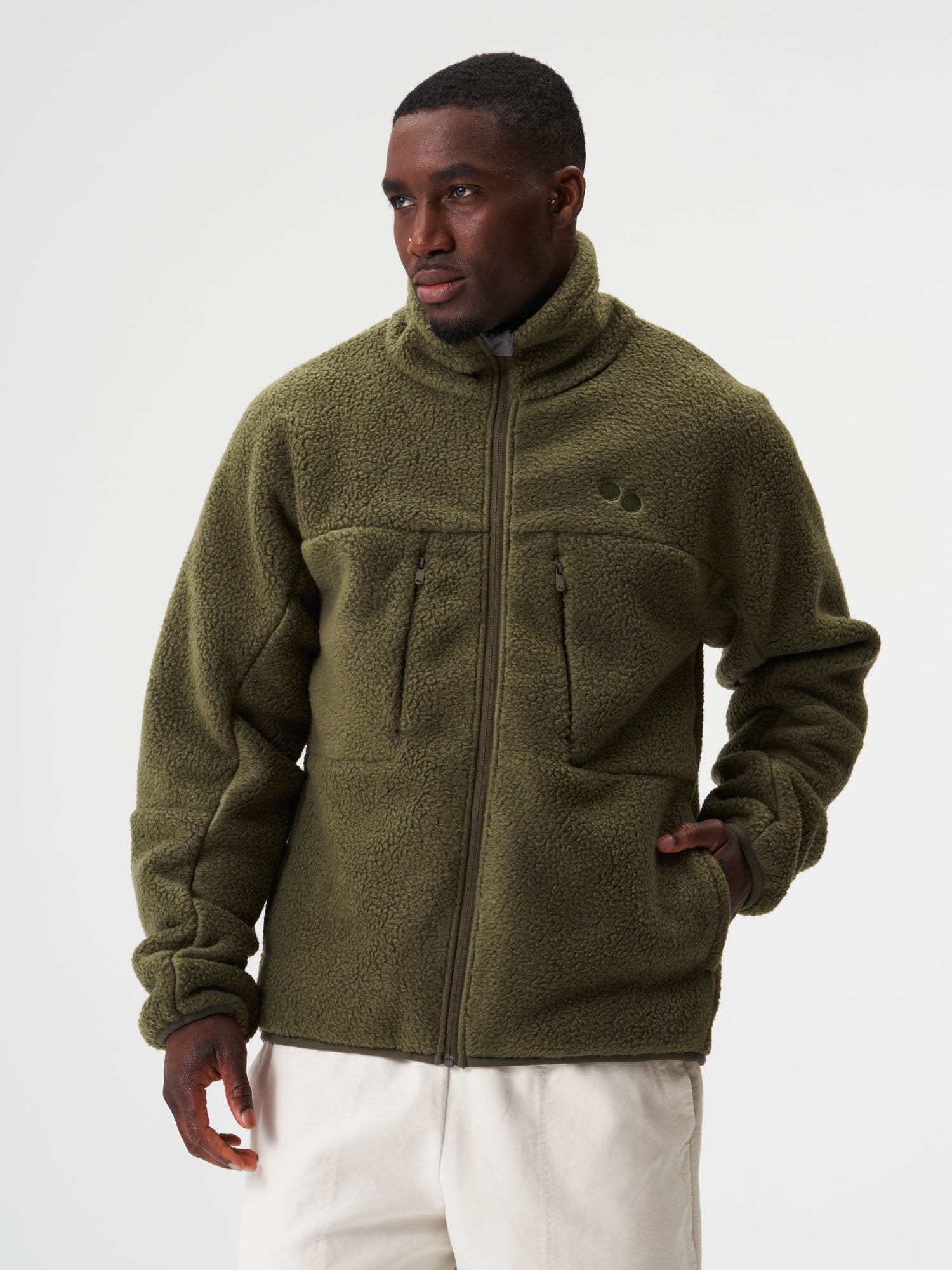 pinqponq-Fleece-Jacket-Men-Eternal-Olive-model-front