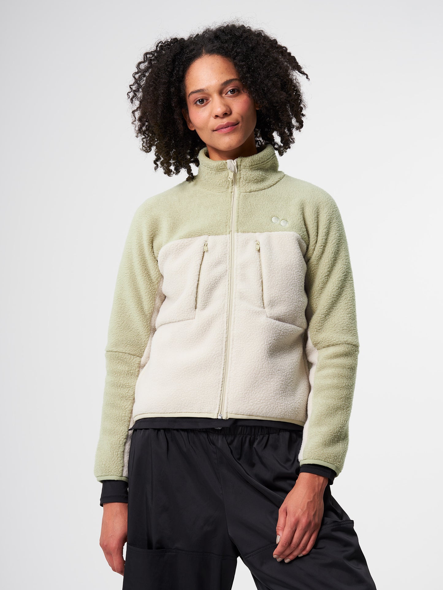 pinqponq-Fleece-Jacket-Women-Tune-Olive-model-front