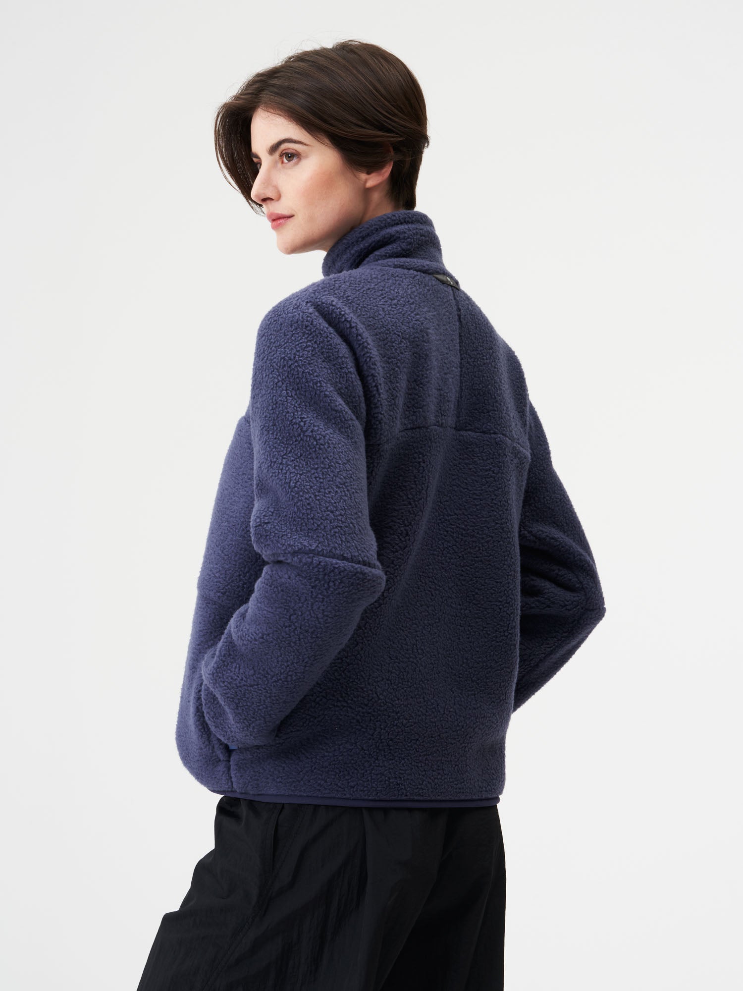 pinqponq-Fleece-Jacket-Women-Future-Dusk-model-back