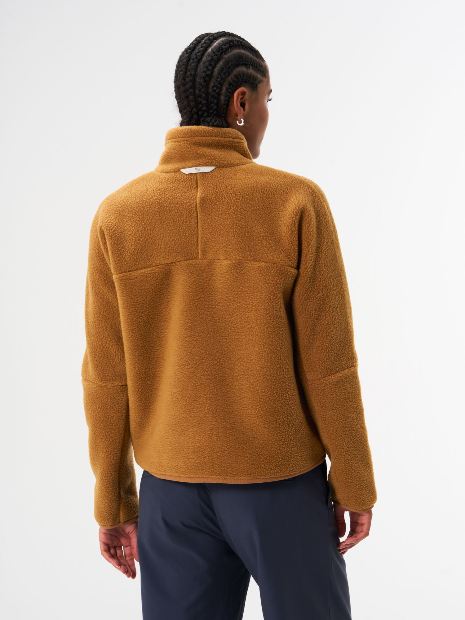 pinqponq-Fleece-Jacket-Women-Ginger-Biscuit-model-back