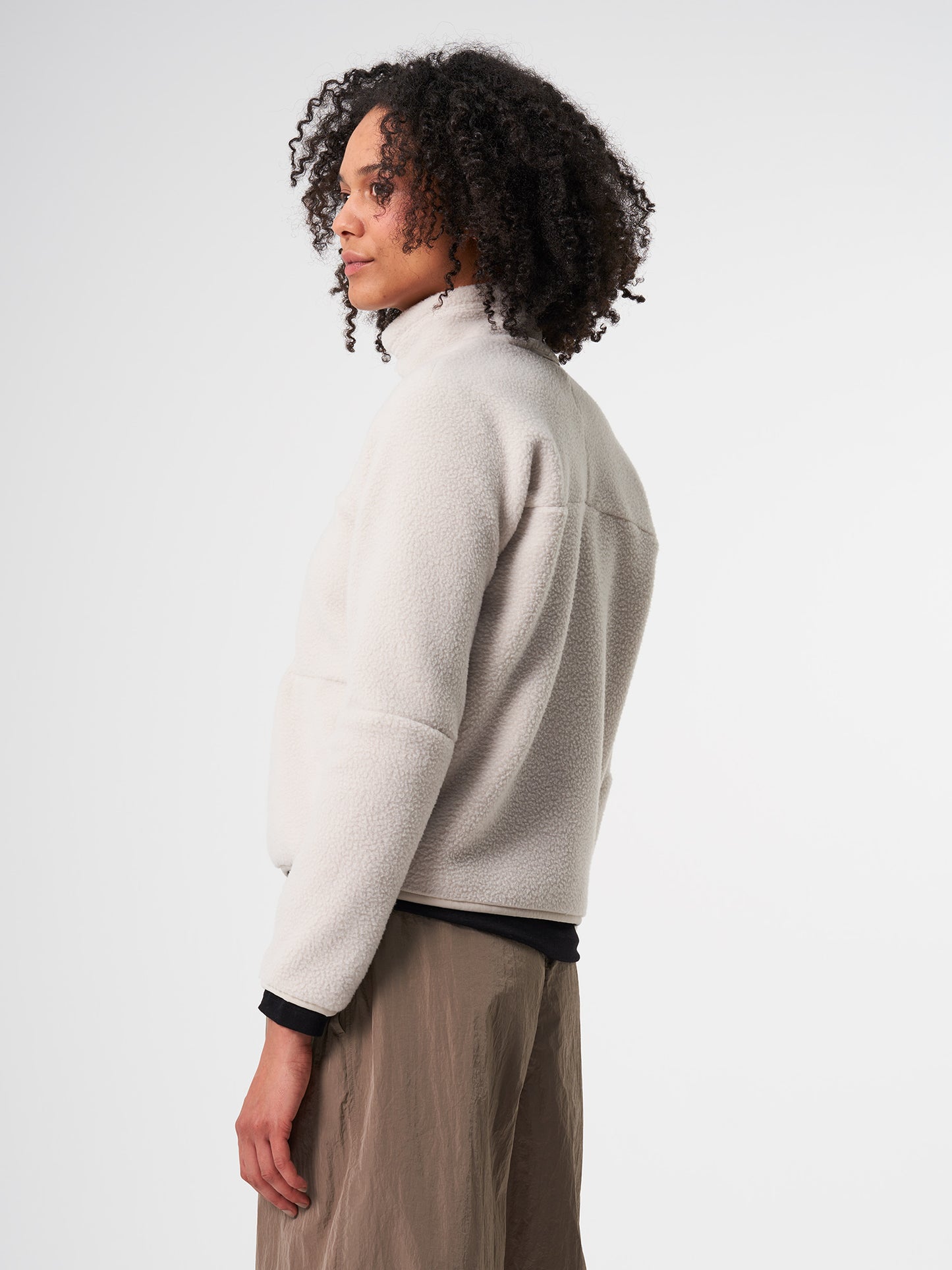 pinqponq-Fleece-Jacket-Women-Cliff-Beige-model-side