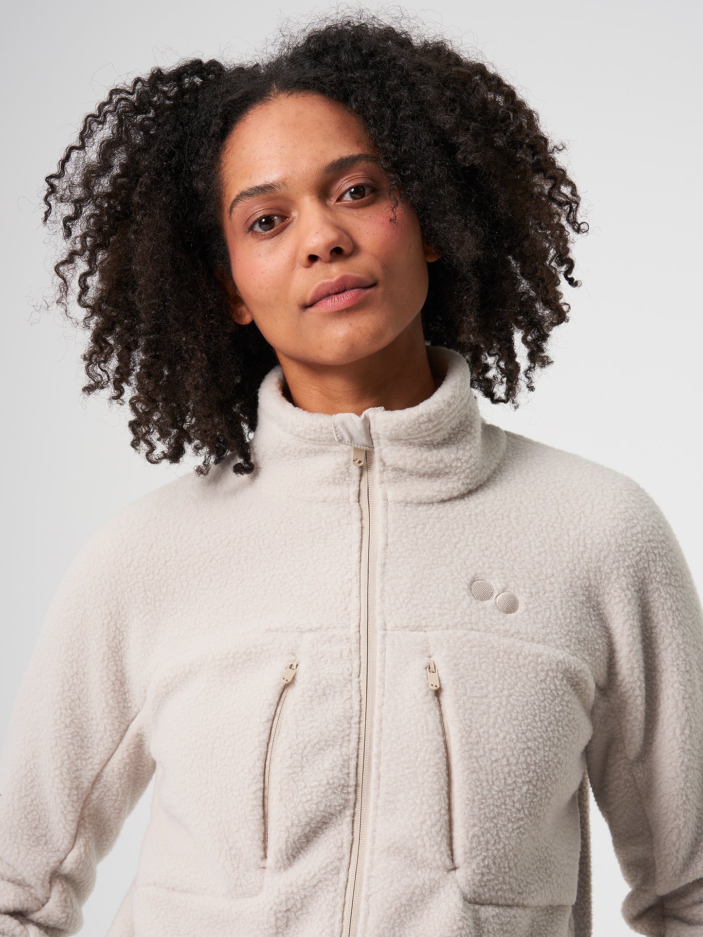 pinqponq-Fleece-Jacket-Women-Cliff-Beige-model-front-detail
