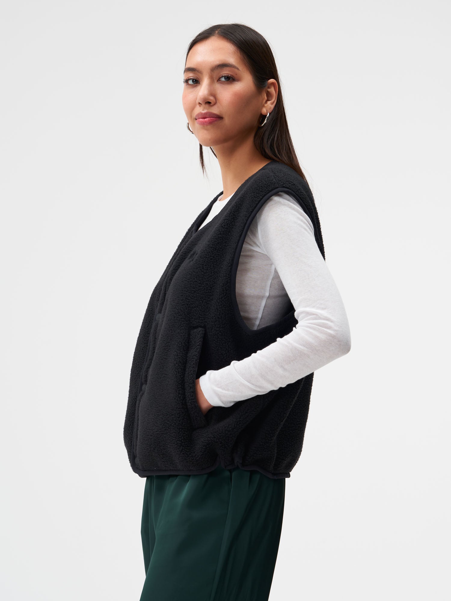Fleece Vest - Peat Black (Female)