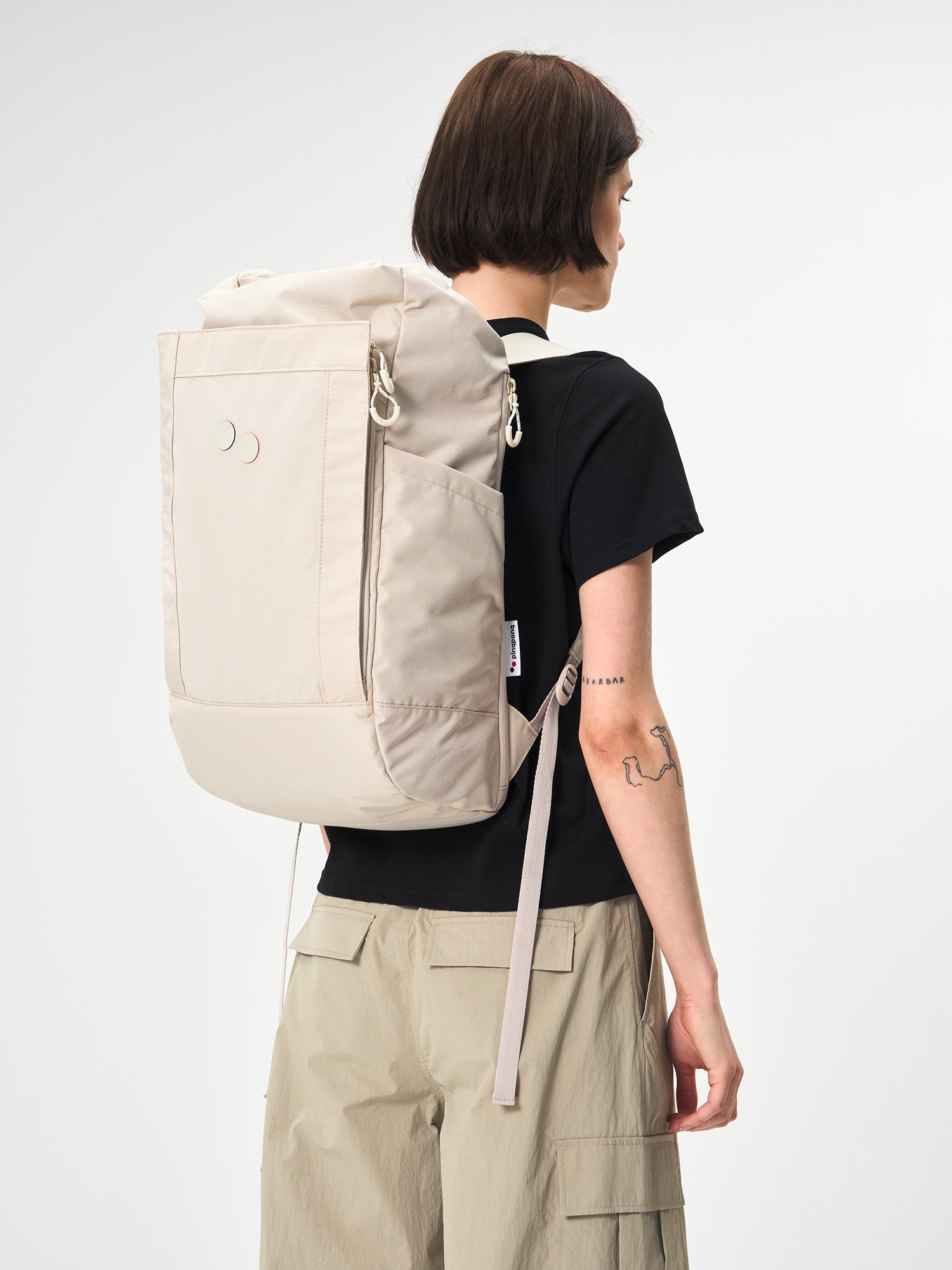 pinqponq-backpack-Kalm-Cliff-Beige-model-front