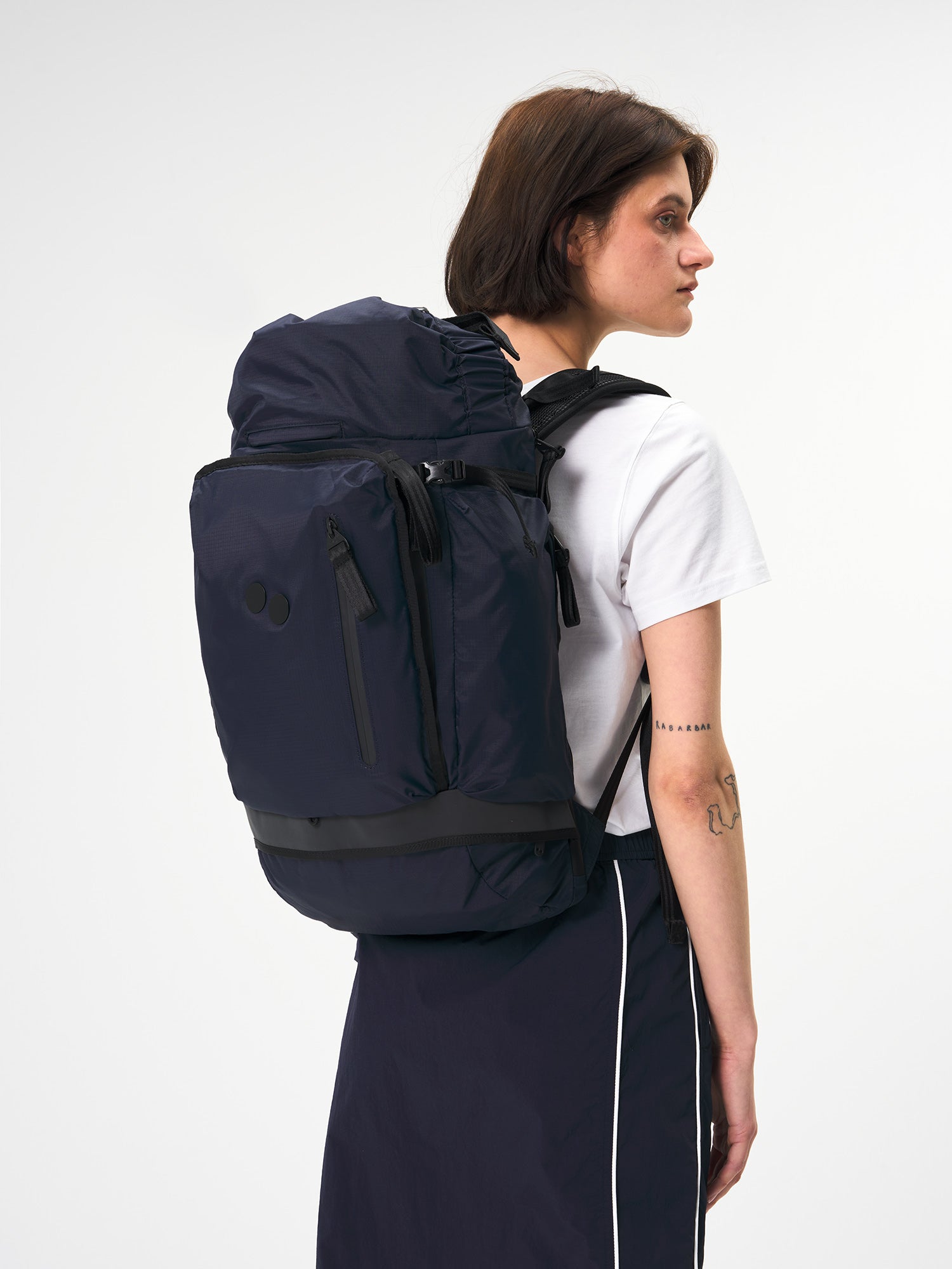 pinqponq-Komut-Medium-Pure-Navy-model-front