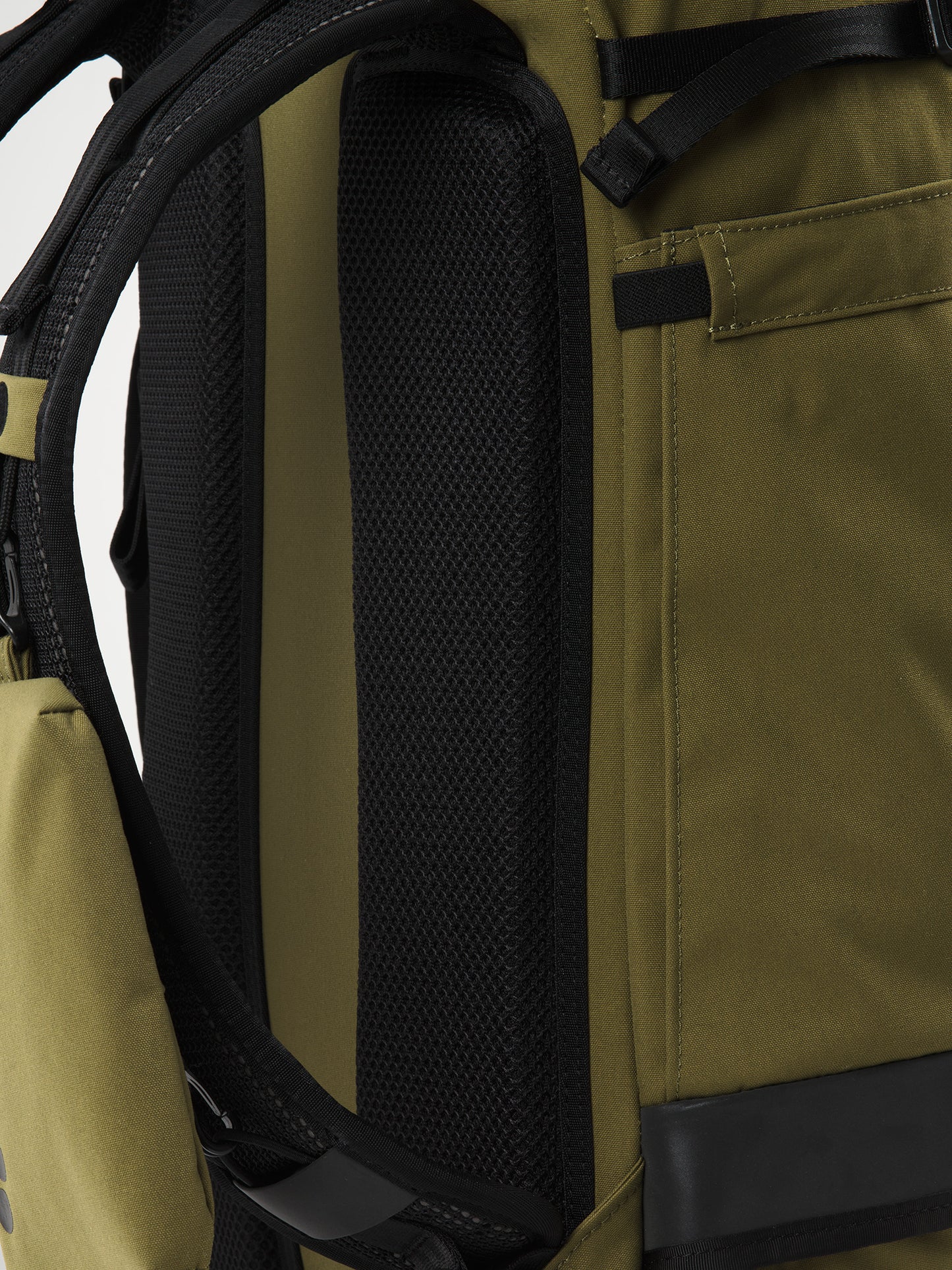 pinqponq-Komut-Medium-Solid-Olive-material