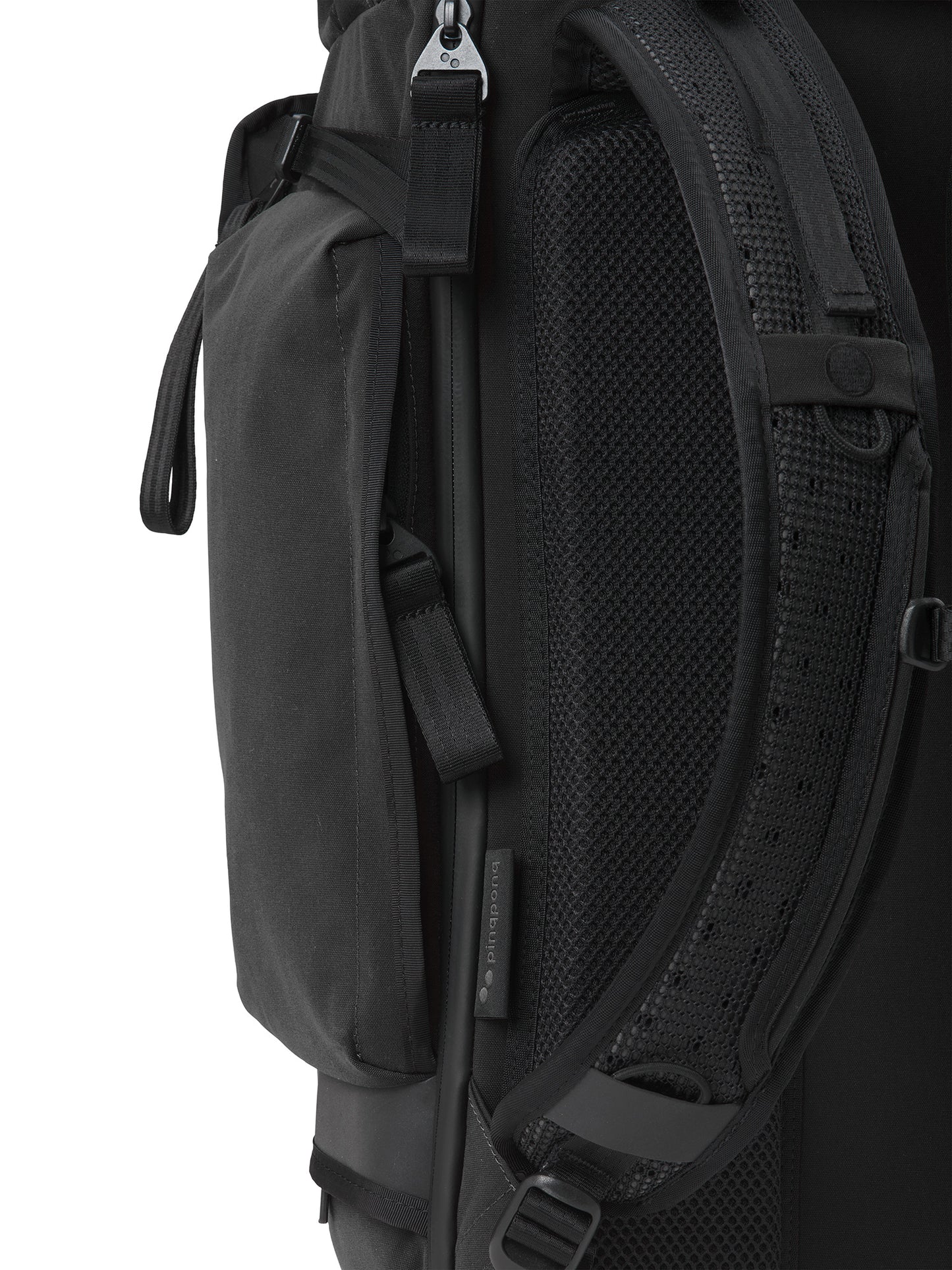 pinqponq-Komut-Medium-Solid-Black-details