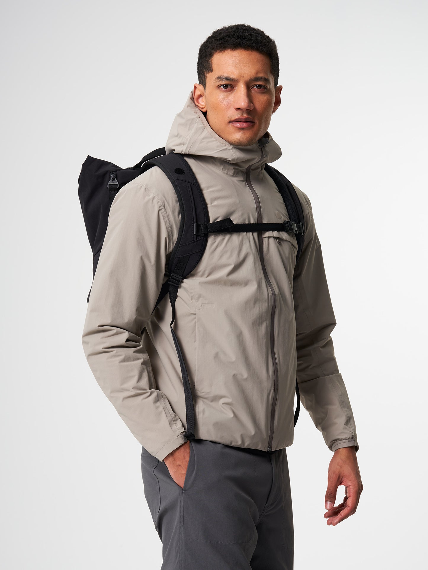 pinqponq-Kross-Solid-Black-model-front