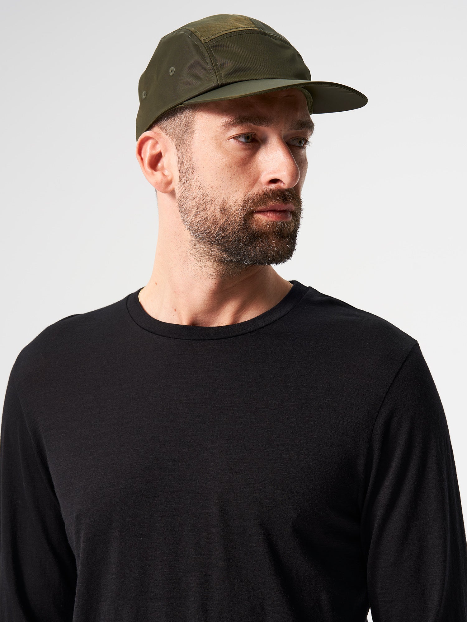 pinqponq-Longsleeve-Merino-Men-Core-Sheep-Black-model-front-detail