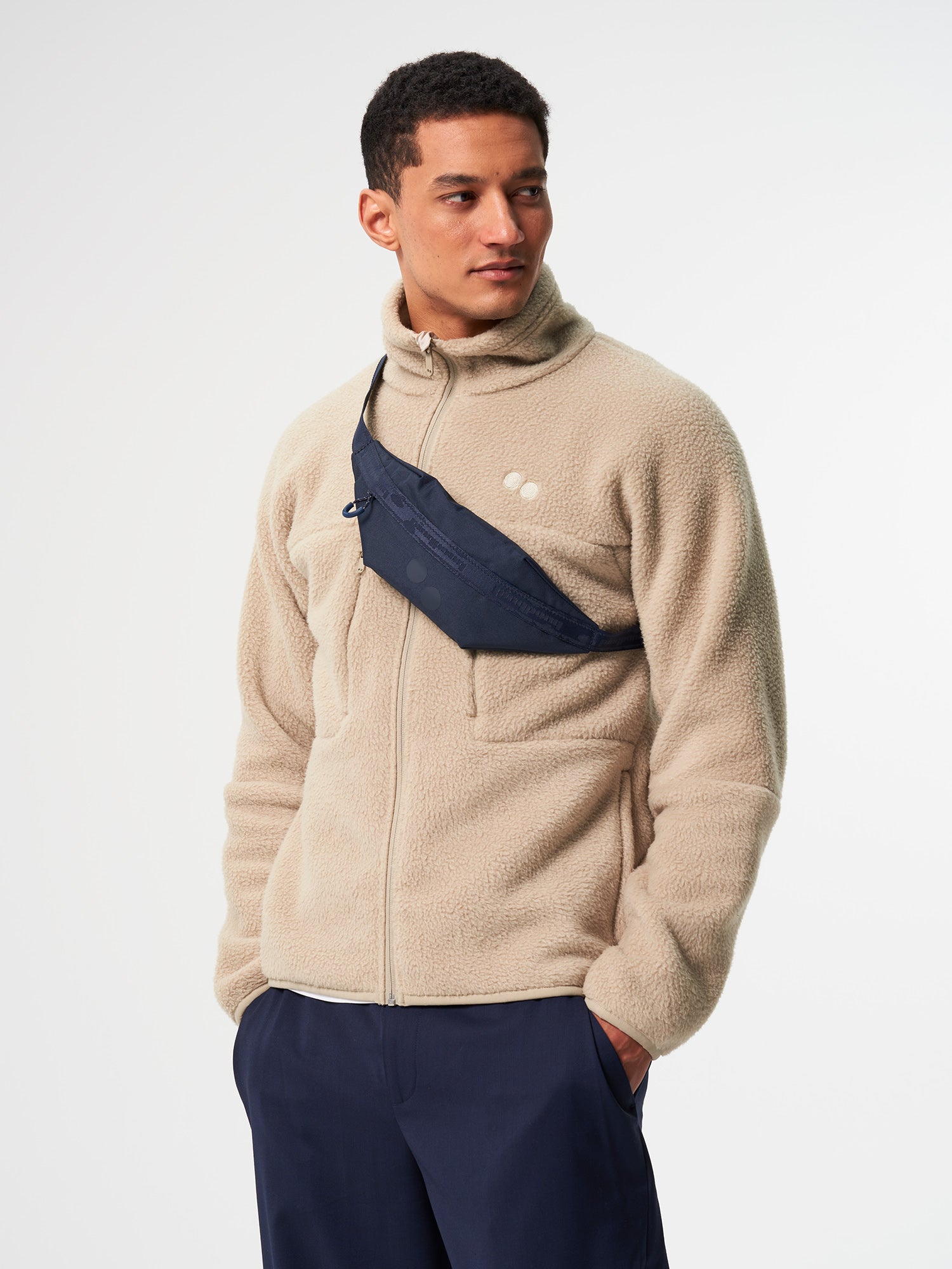 pinqponq-Nik-Fjord-Navy-model-front