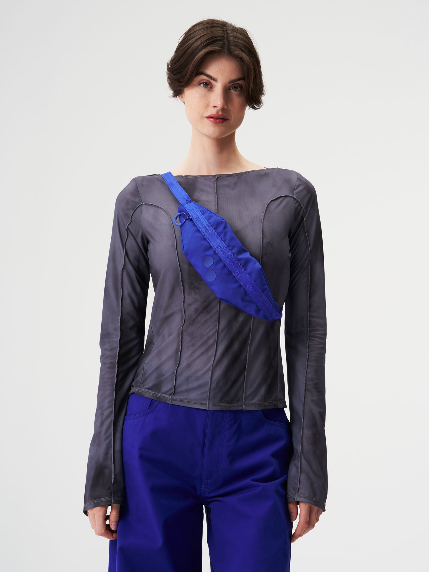 pinqponq-Nik-Ultimate-Blue-model-front