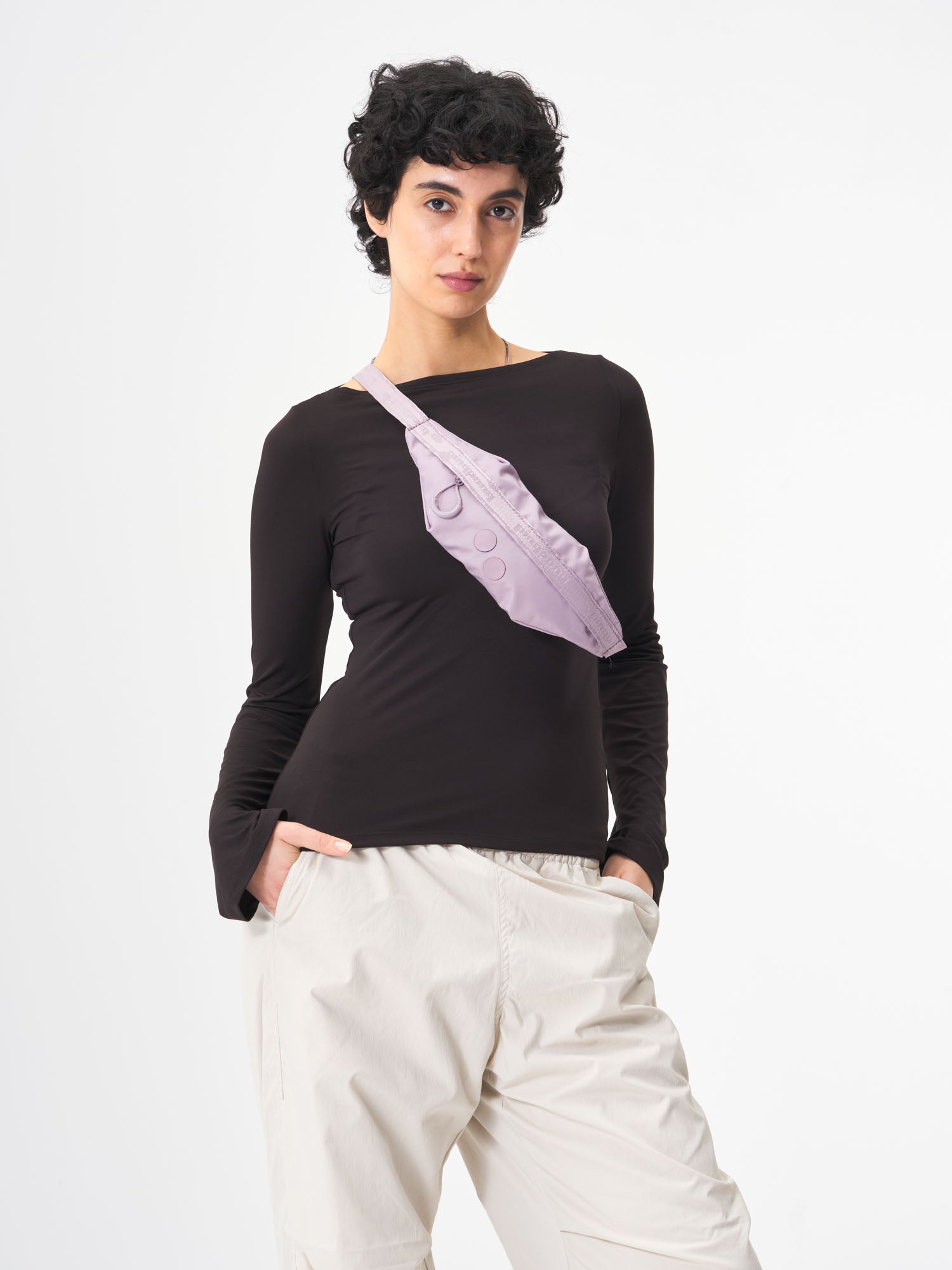 pinqponq-Nik-Dawn-Lilac-model-female-front