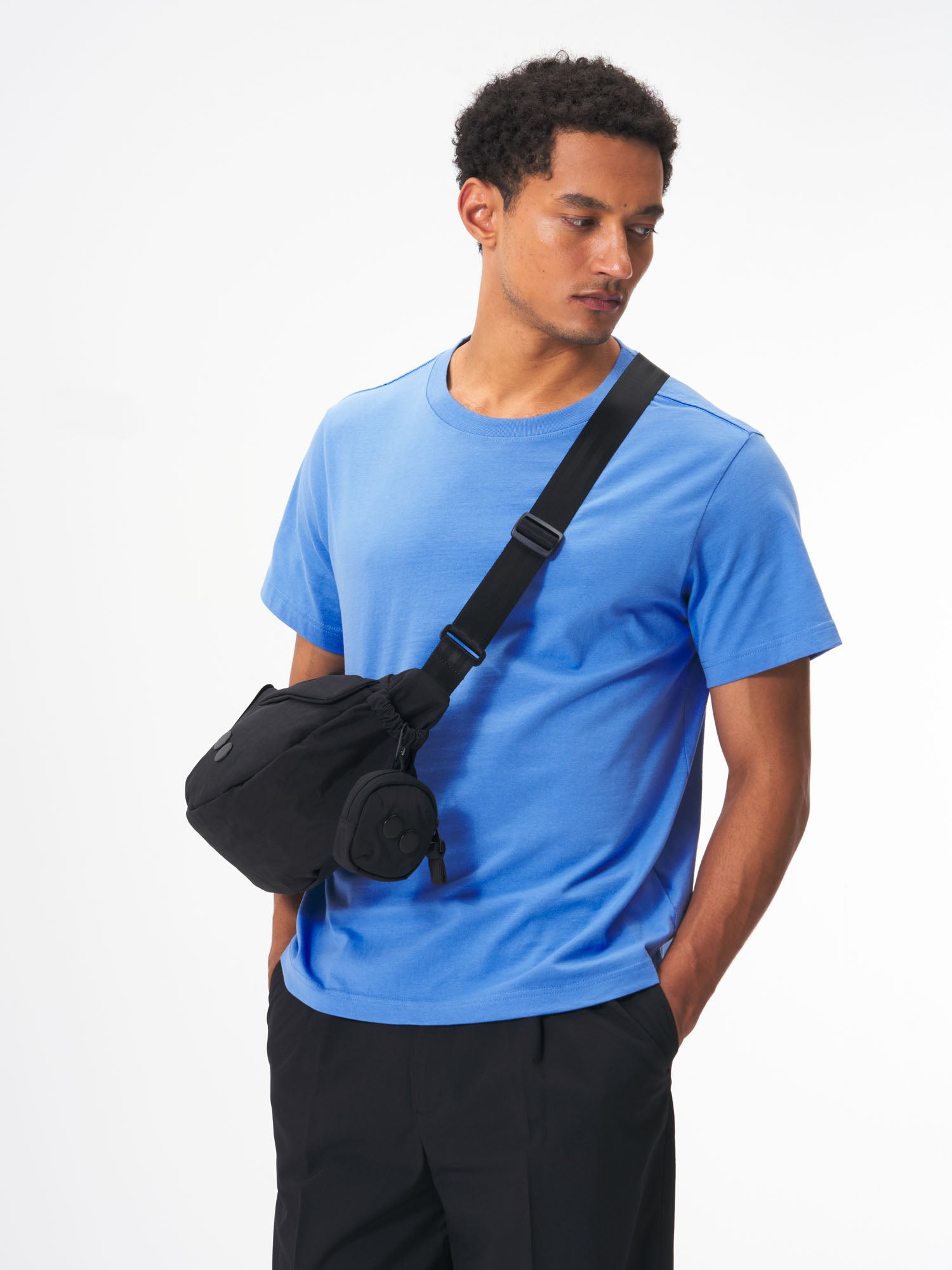 pinqponq-Mini-Pouch-Crinkle-Black-model-male-front