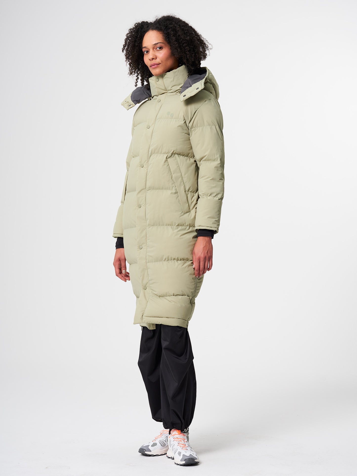 pinqponq-Puffy-Parka-Women-Reed-Olive-model-side