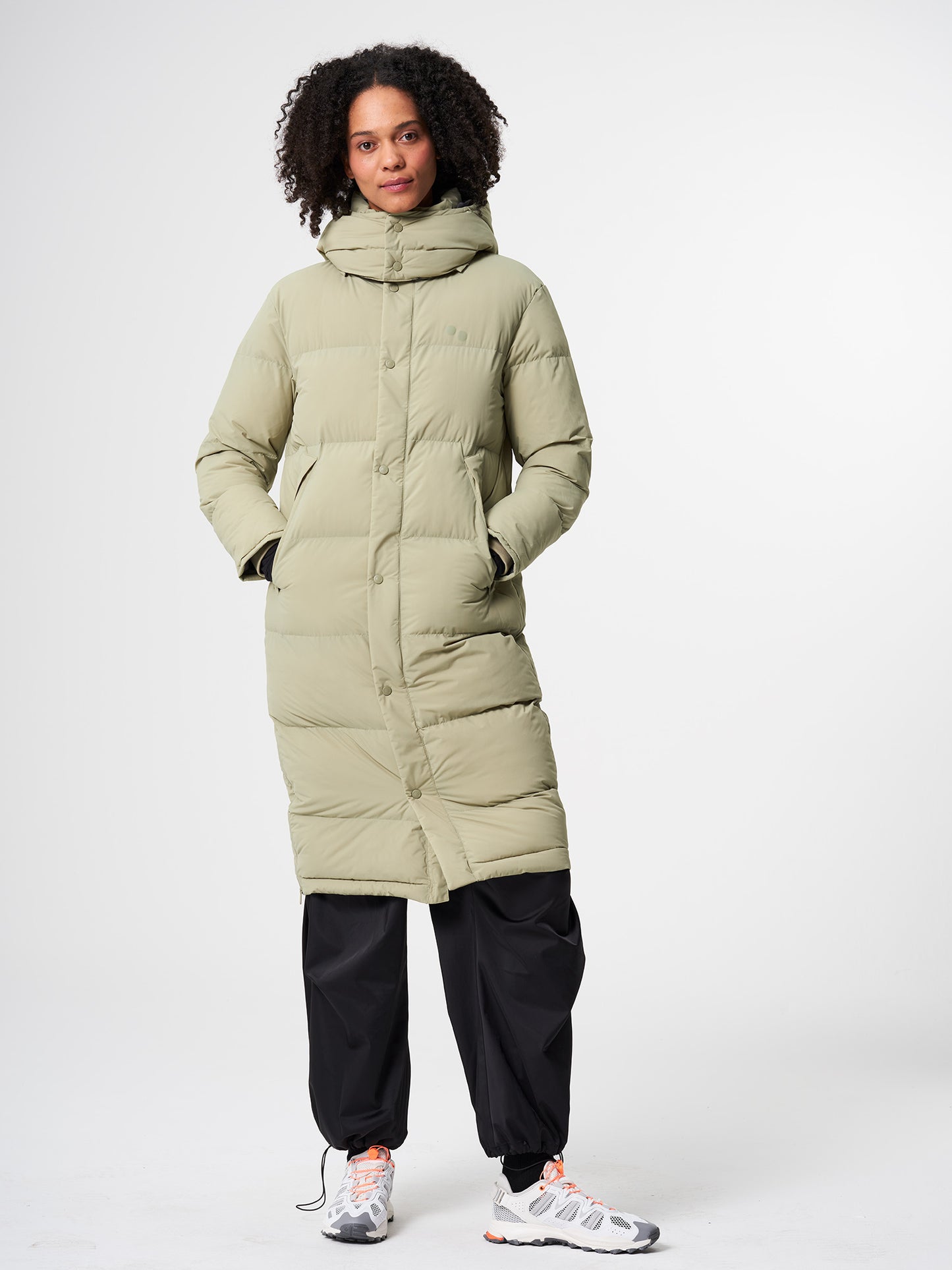 pinqponq-Puffy-Parka-Women-Reed-Olive-model-front