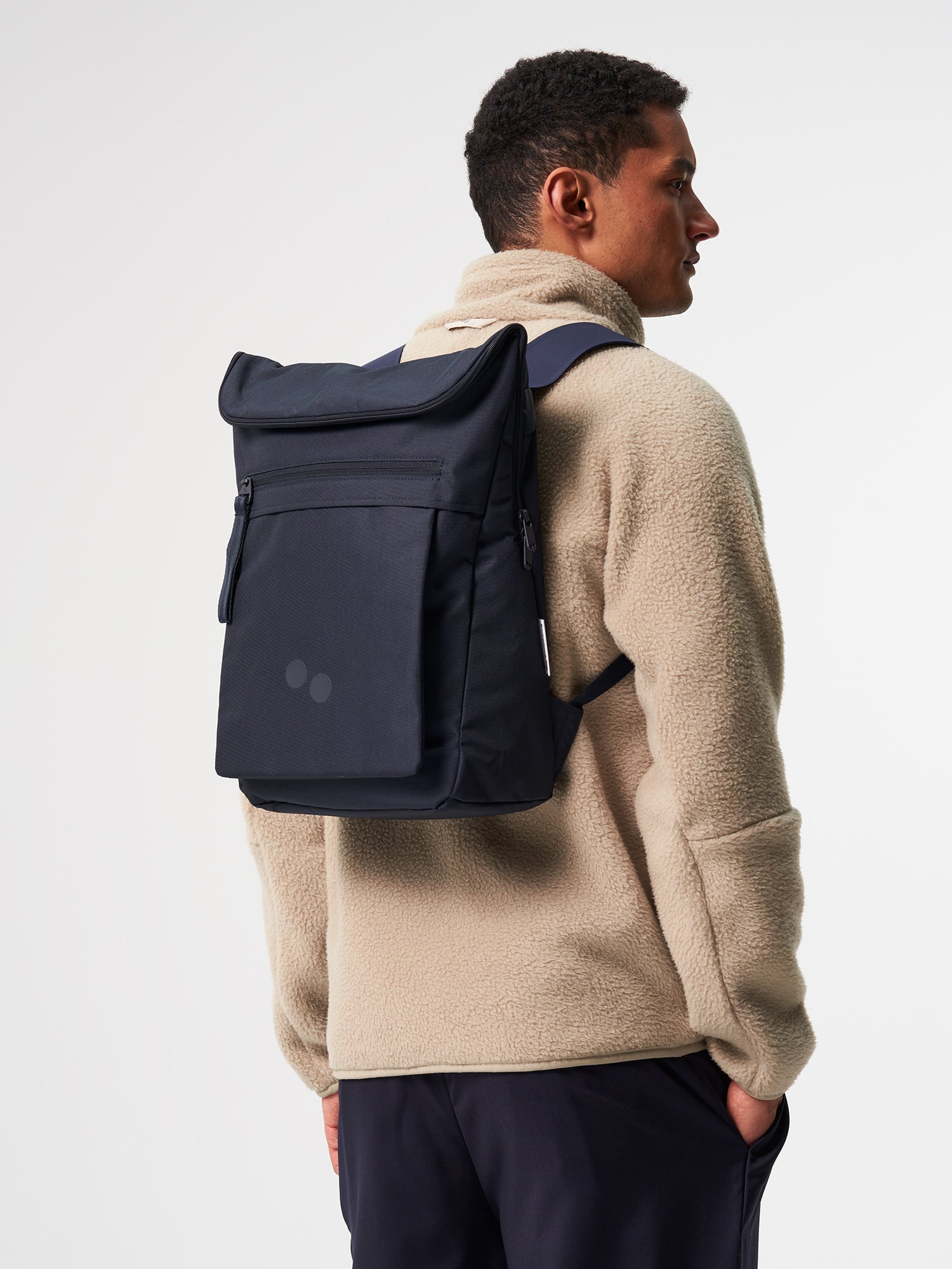 pinqponq-Klak-Fjord-Navy-model-back