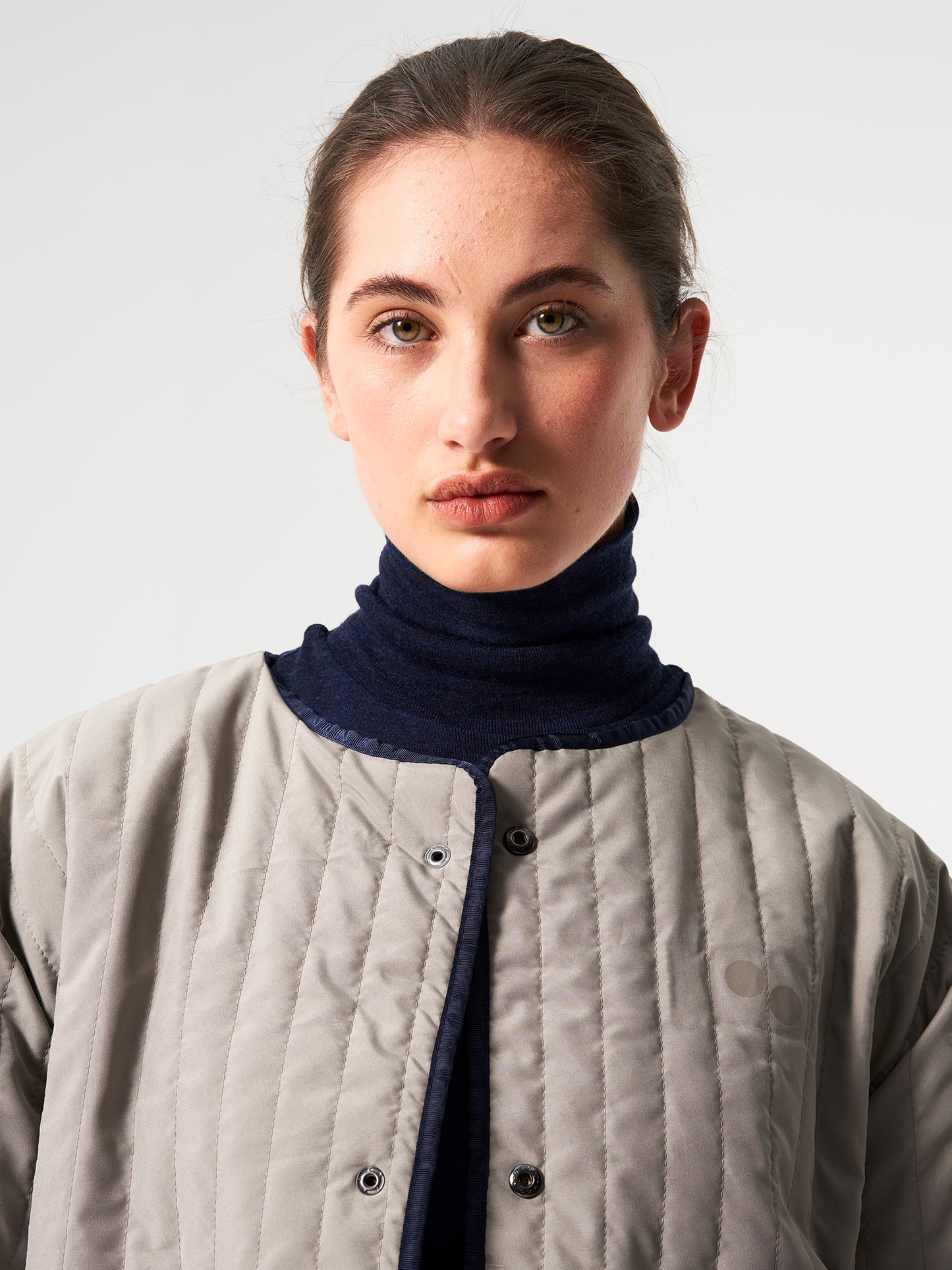 pinqponq-Reversible-Jacket-Unisex-Tune-Navy-model-front-detail