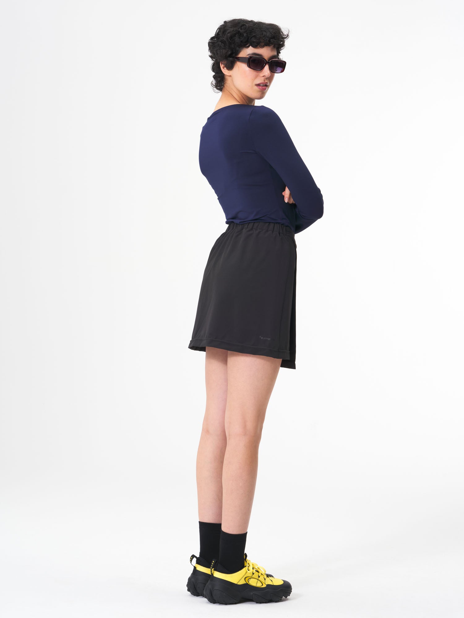 pinqponq-Skort-Peat-Black-model-female-back