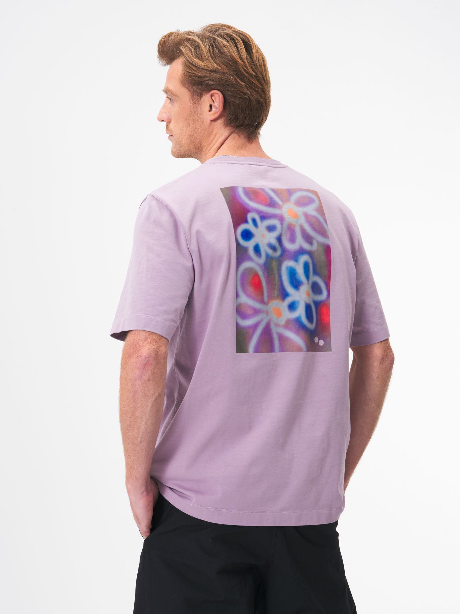 pinqponq-T-Shirt-Flower-Lilac-model-male-back