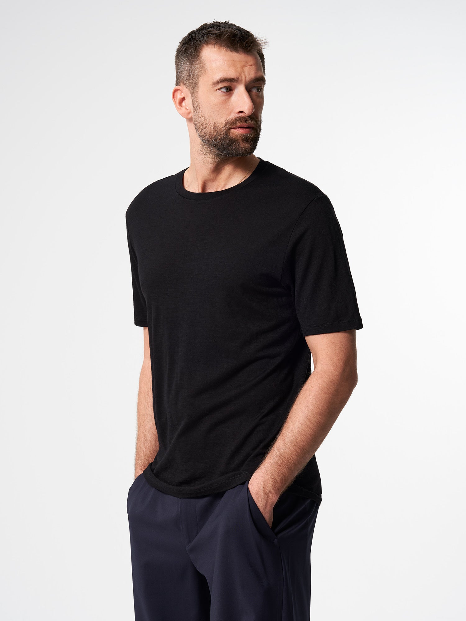 pinqponq-T-Shirt-Merino-Men-Iconic-Sheep-Black-model-front