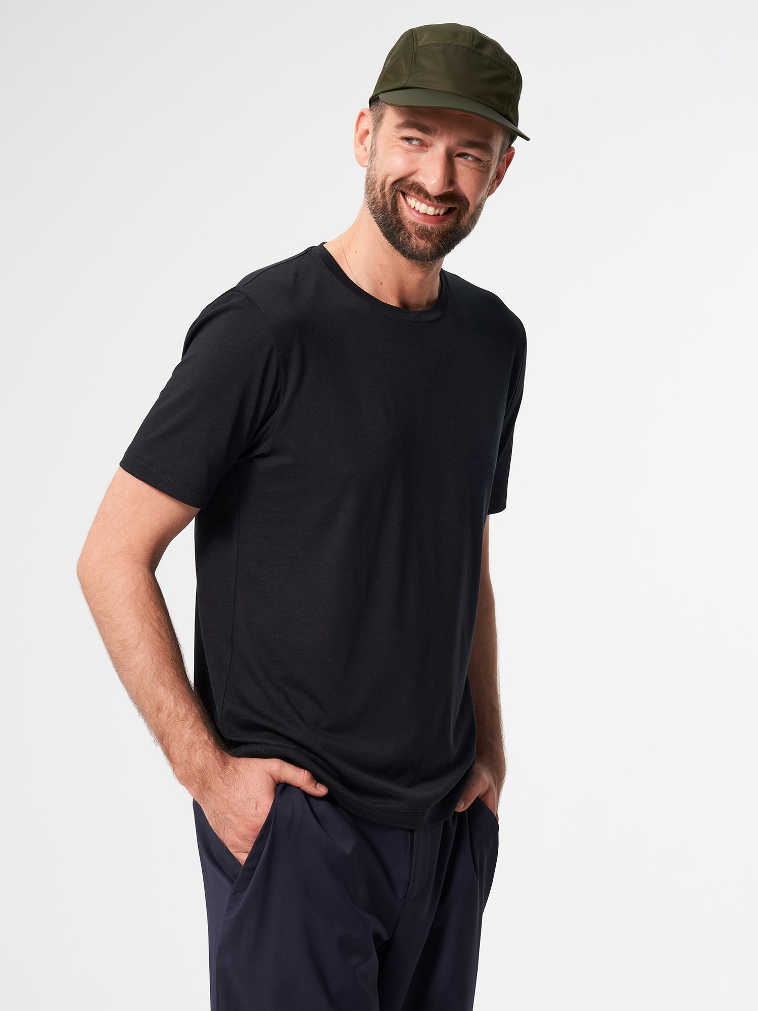 pinqponq-T-Shirt-Tencel-Cotton-Men-Iconic-Wooden-Black-model-front