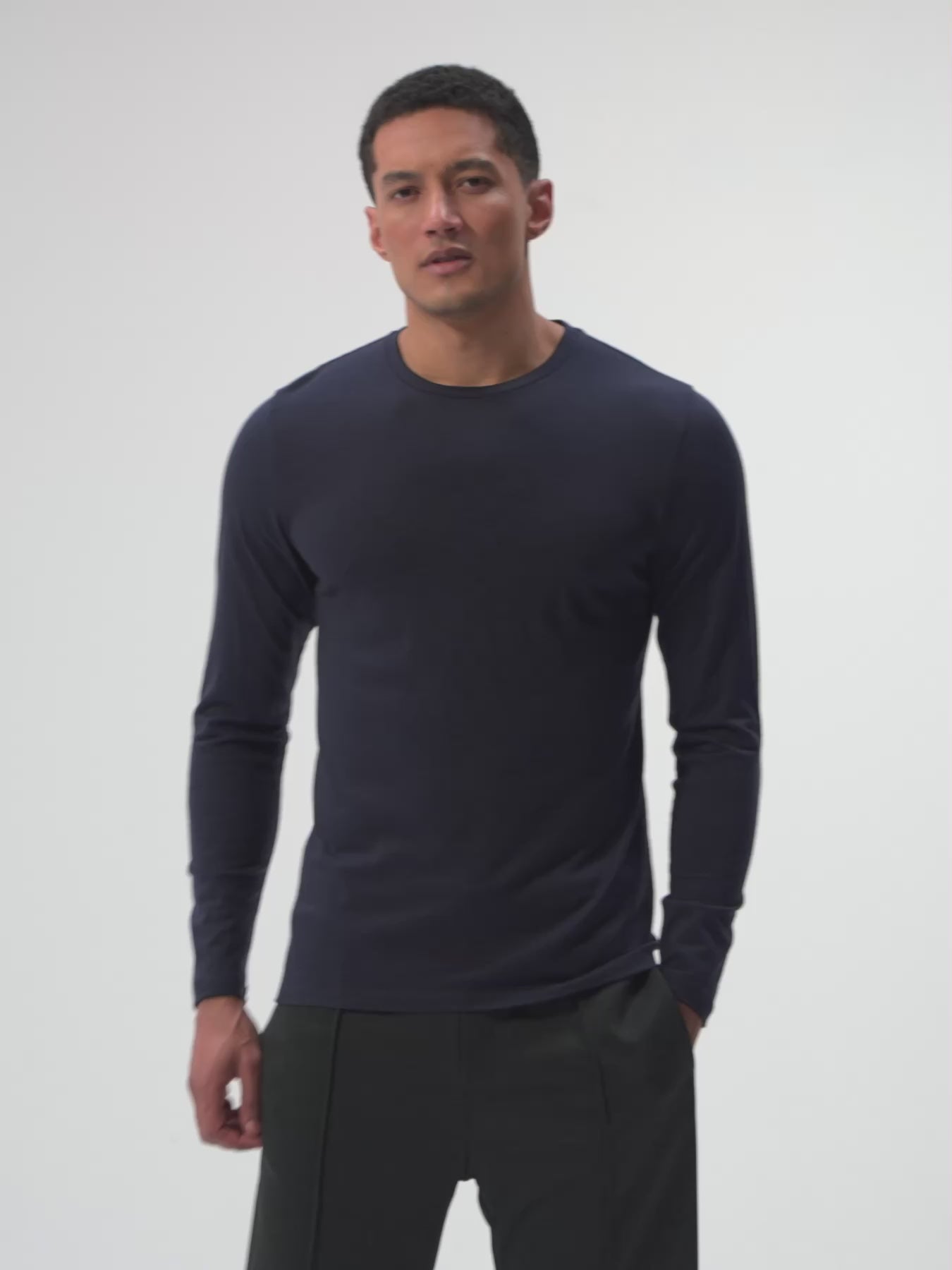 pinqponq-Longsleeve-Merino-Men-Core-Sheep-Navy-model-video