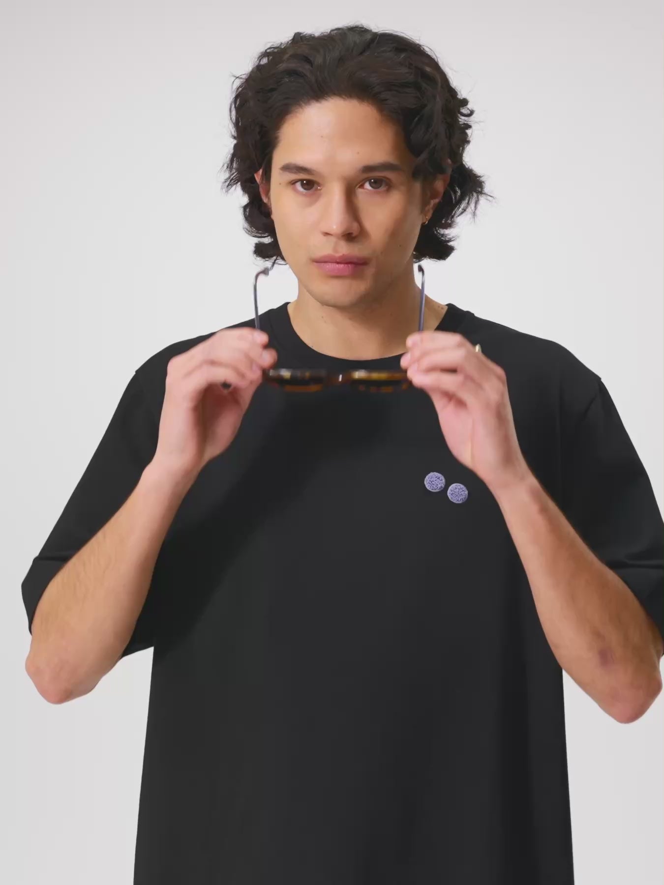 pinqponq-Tshirt-Cotton-Graphic-Men-Black-Frottee-Pool-model-video