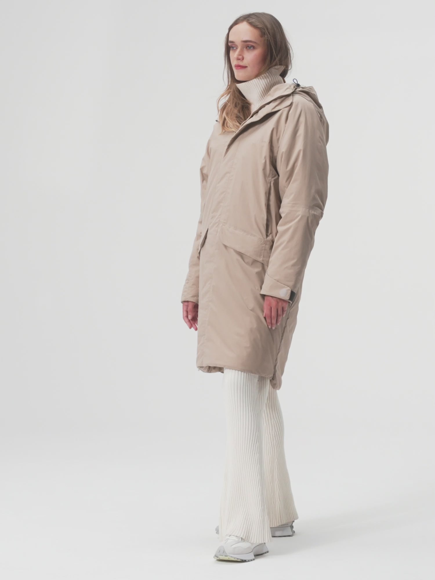 pinqponq-Kapok-Parka-Unisex-Caramel-Khaki-model-video
