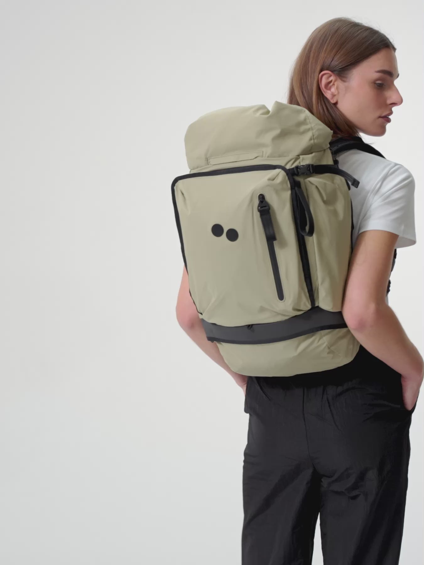 pinqponq-Komut-Medium-Pure-Olive-model-video