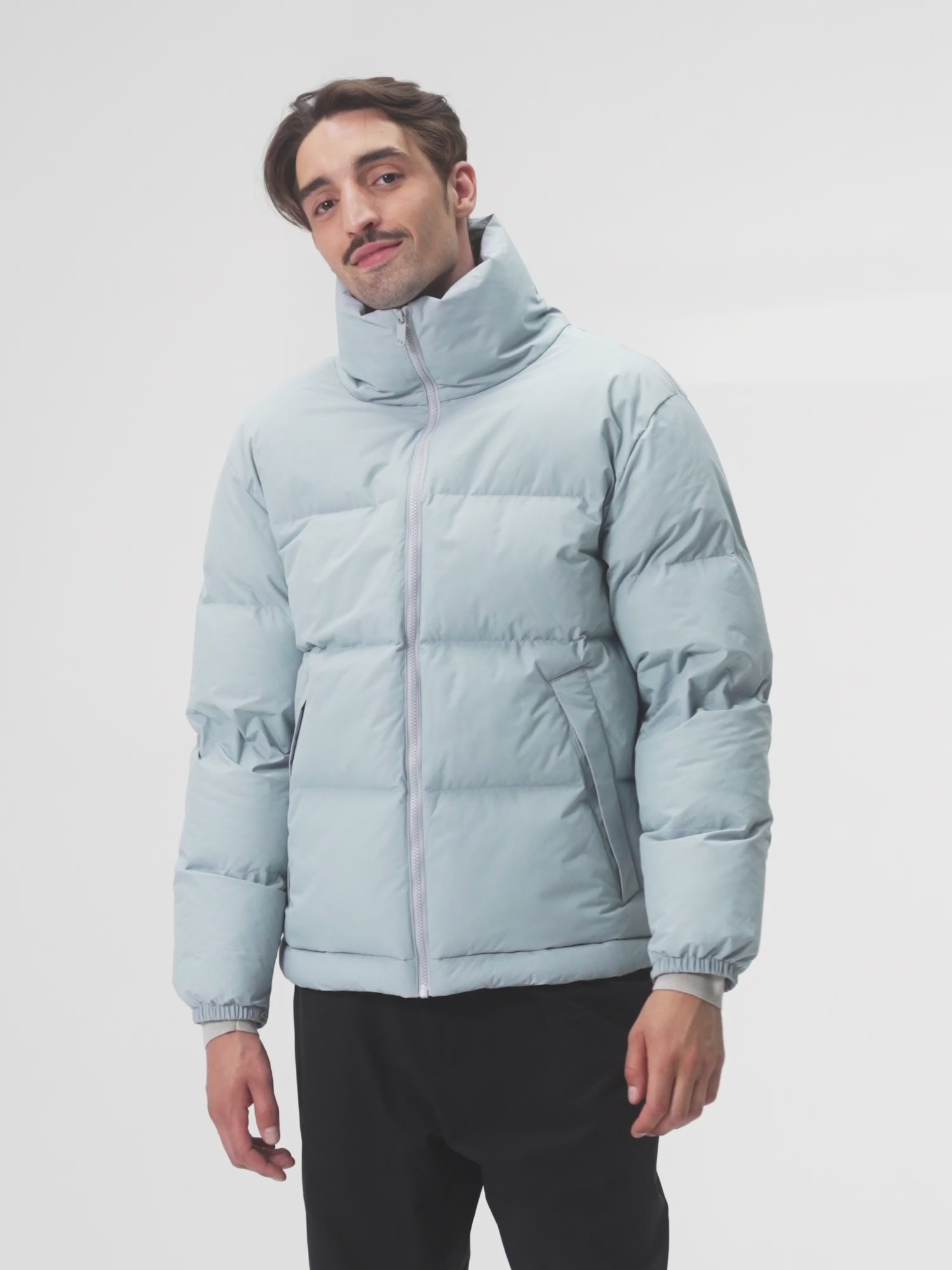 pinqponq-Puffer-Jacket-Unisex-Iced-Grey-model-video