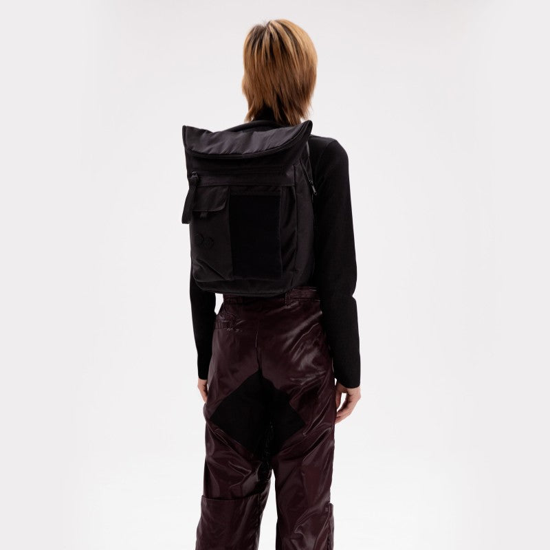 pinqponq-backpack-Klak-Construct-Black-model-back
