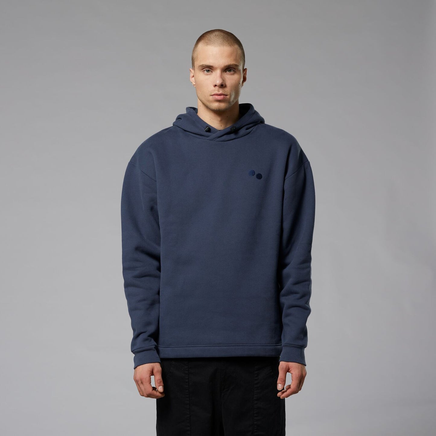 pinqponq-Hoody-Currant-Blue-unisex-model-front