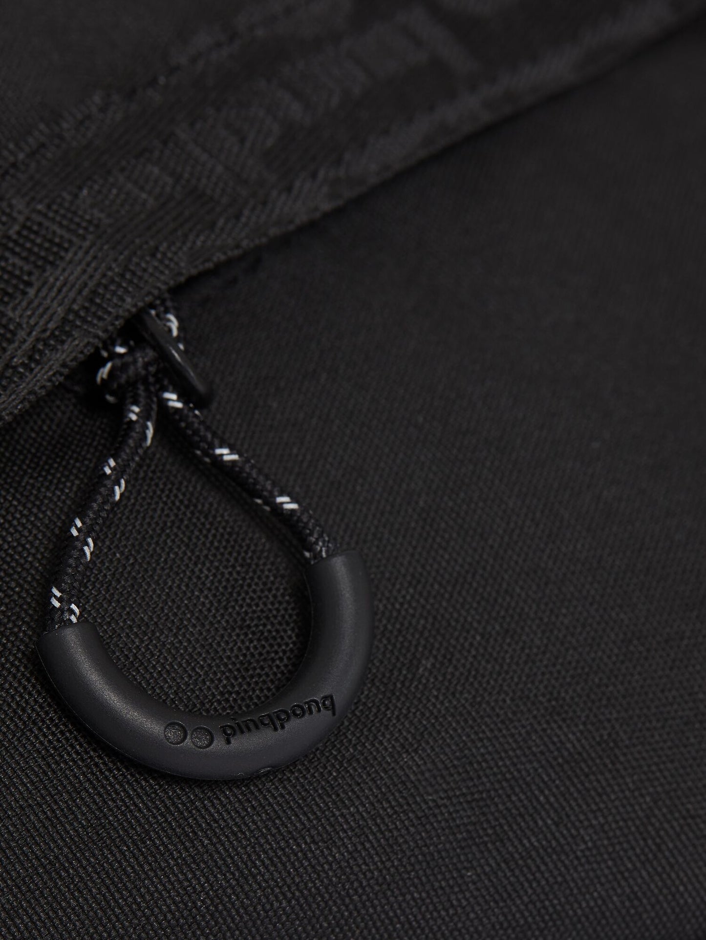 pinqponq-hip-bag-brik-rooted-black-detail