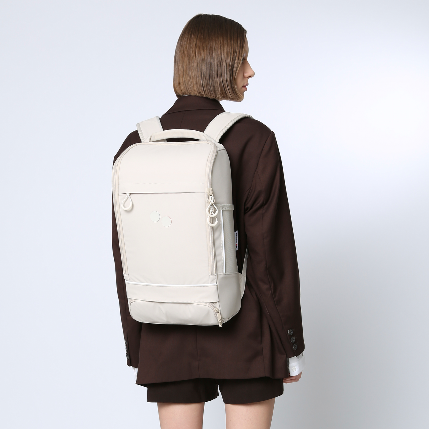 pinqponq-backpack-Cubik-Medium-Cliff-Beige-model-front